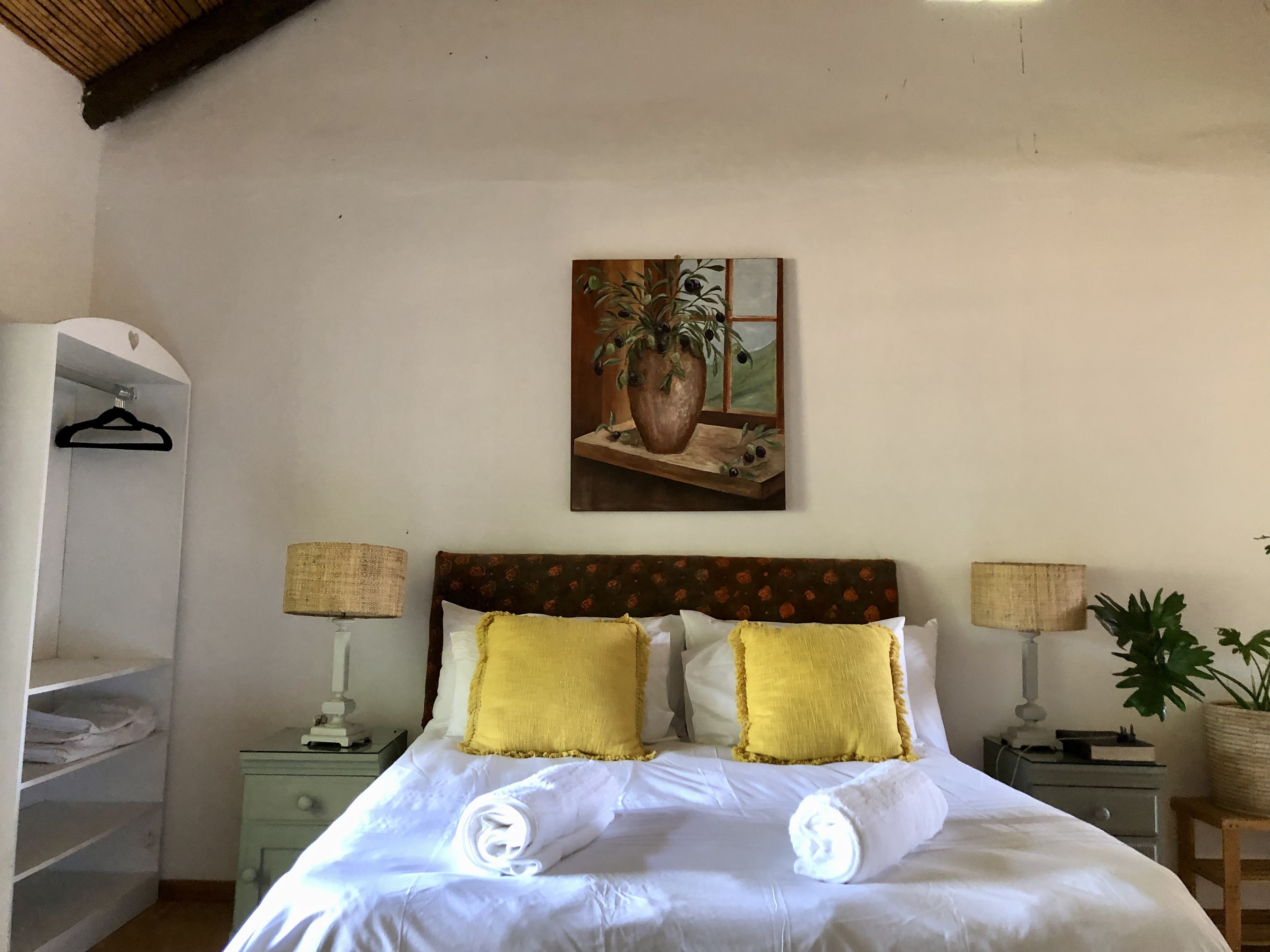 Orchard’s Guest House. Olive room