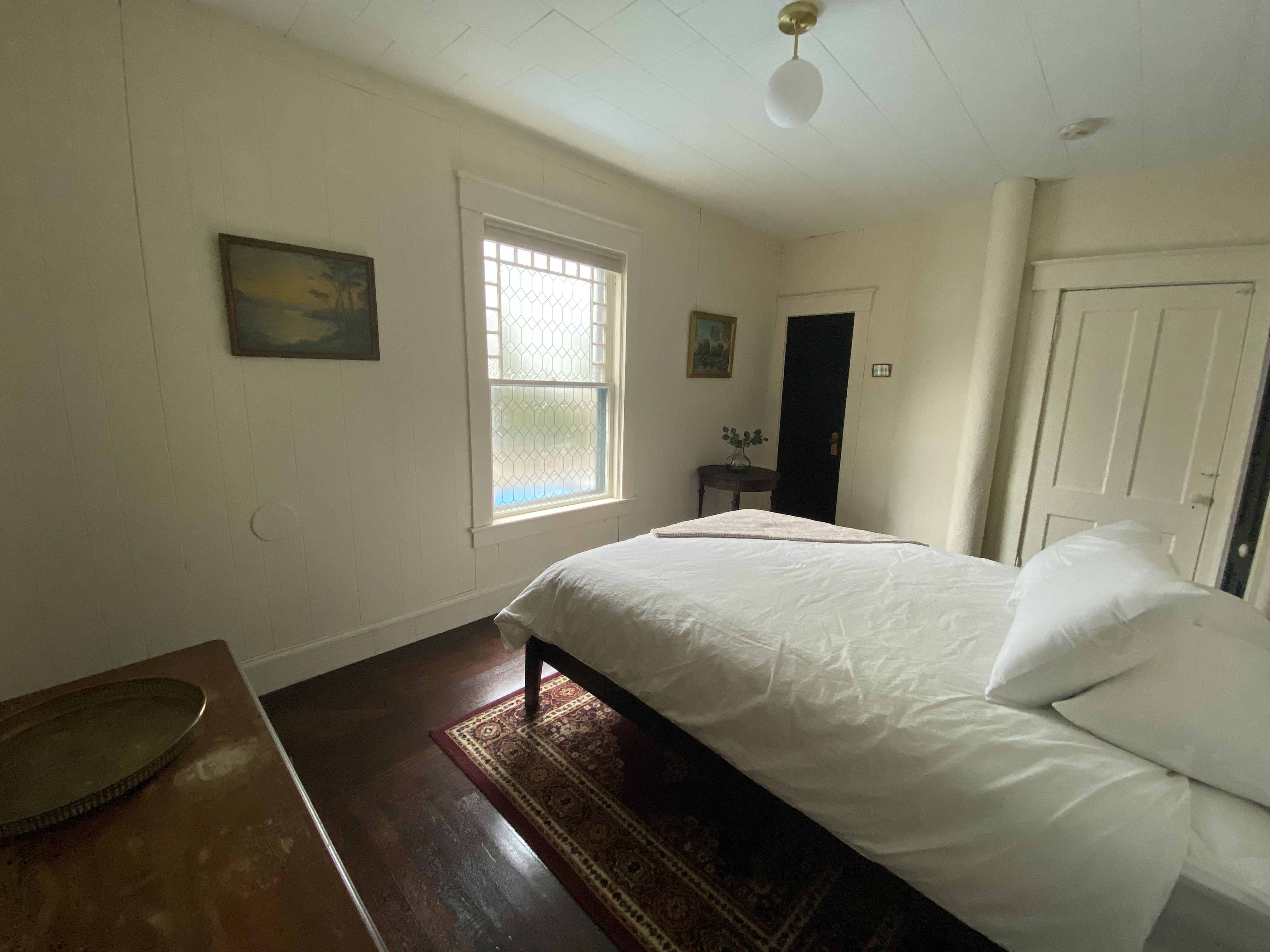 Charming apt in historical home near the mountain