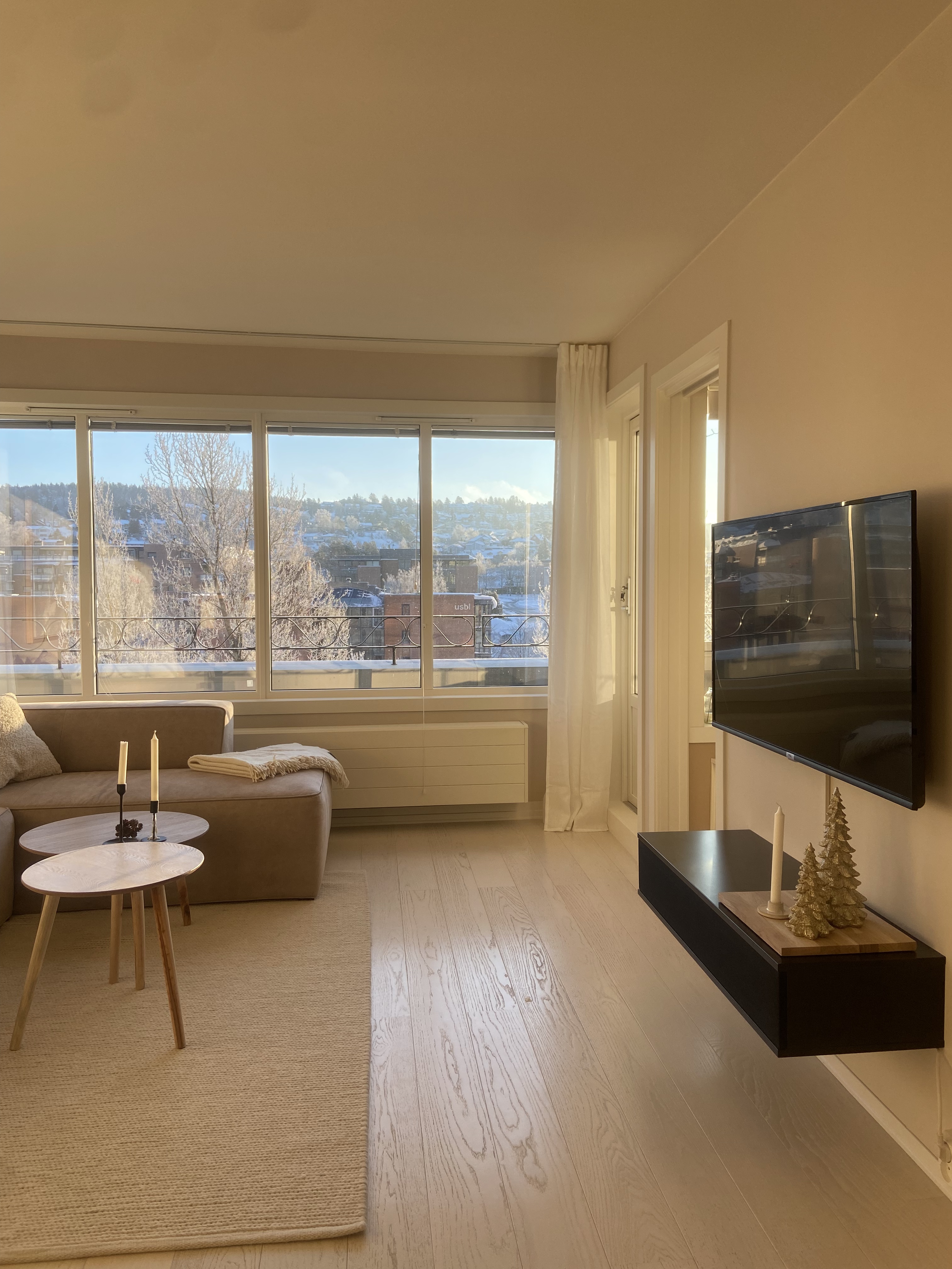 Bright apartment with balcony and roof terrace
