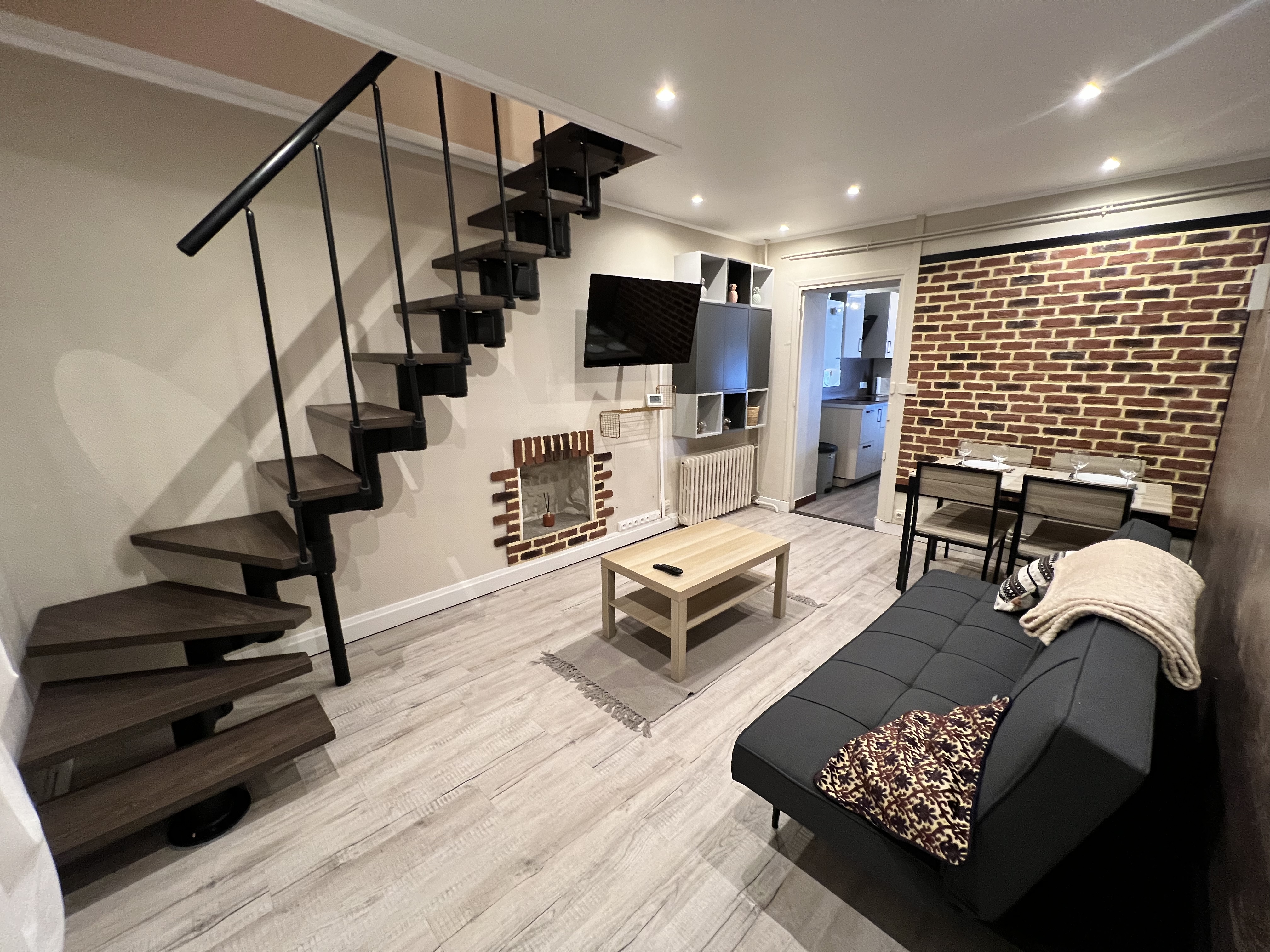 Small townhouse with courtyard