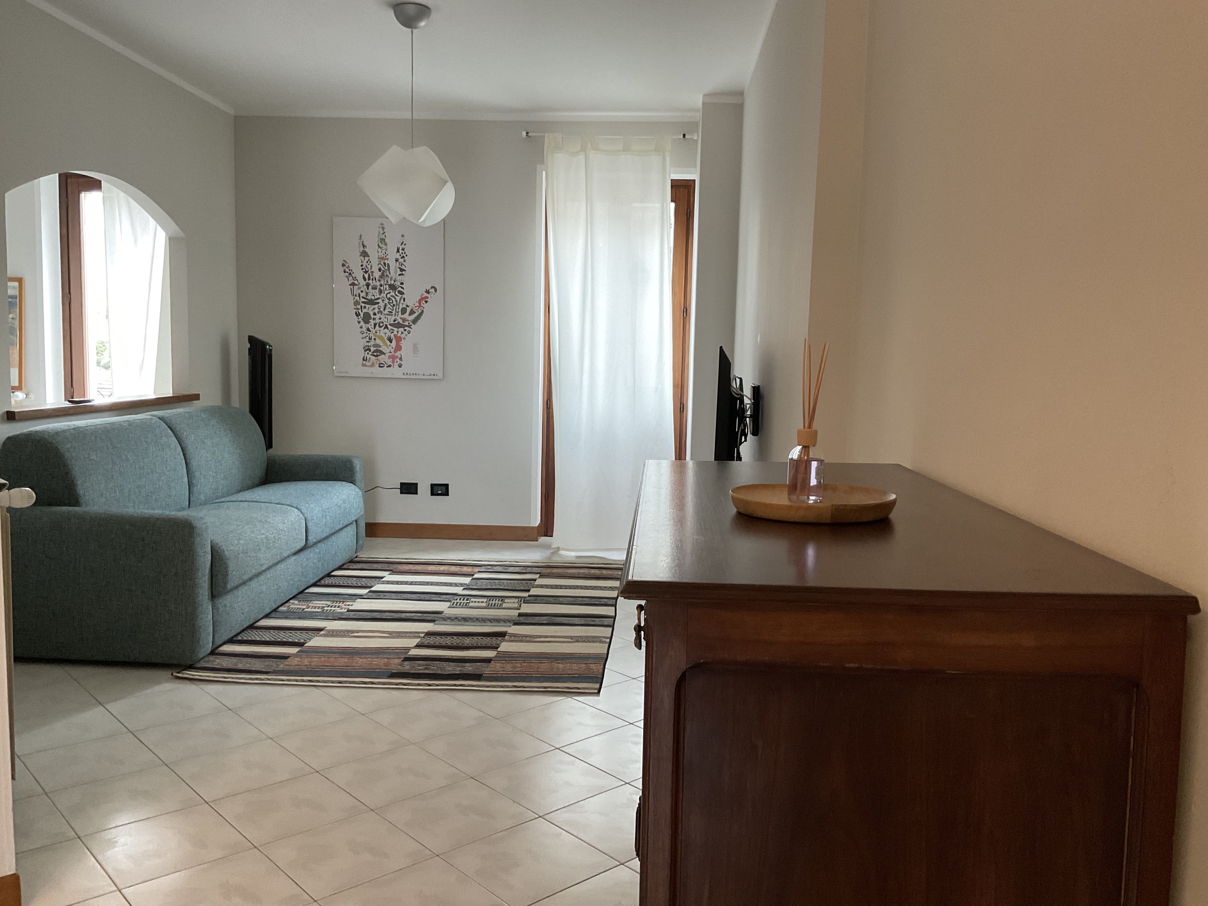 P.zza Cavour, Intra centro. For vacation and work