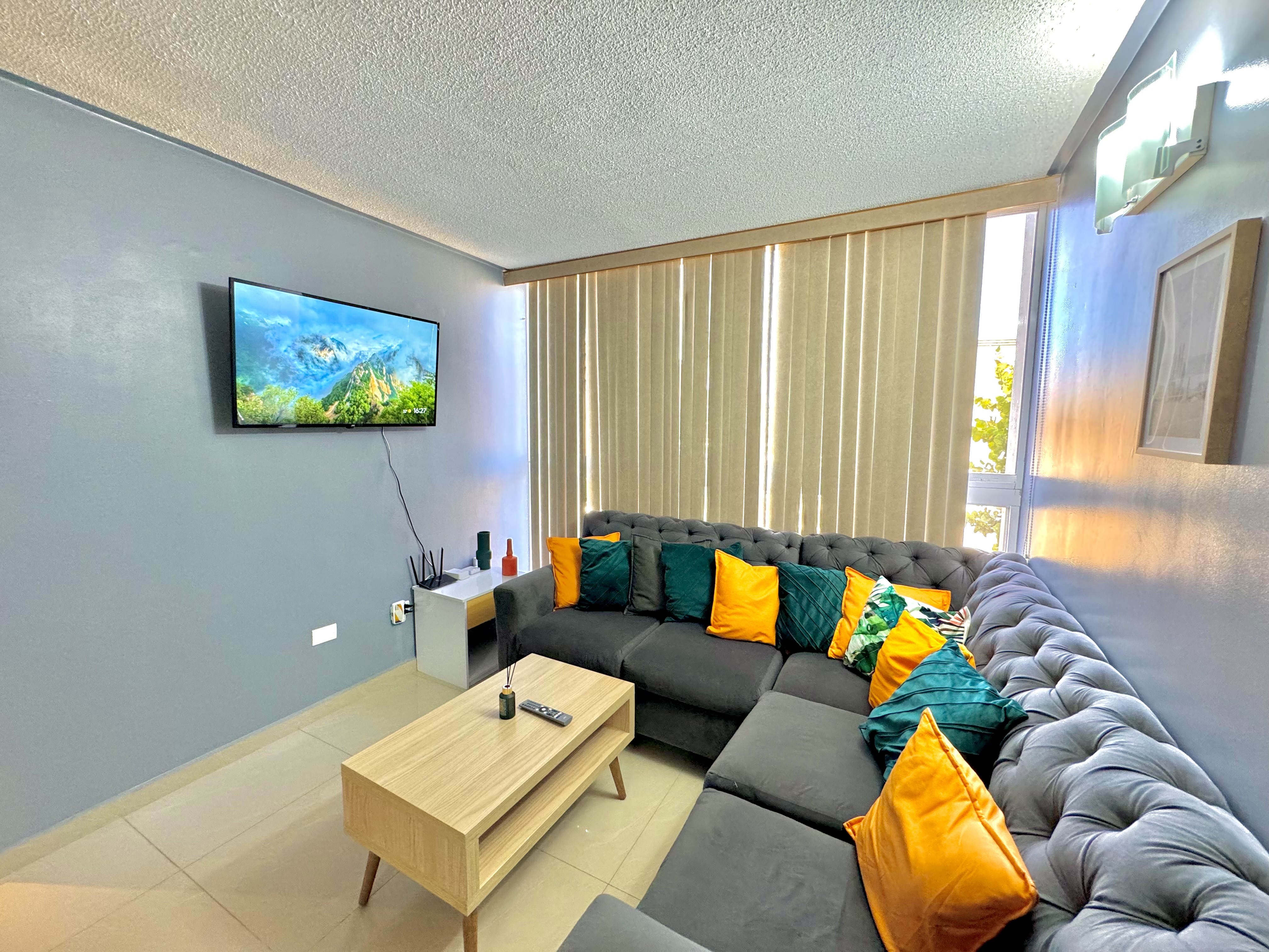 Genoves Suite (Very central)