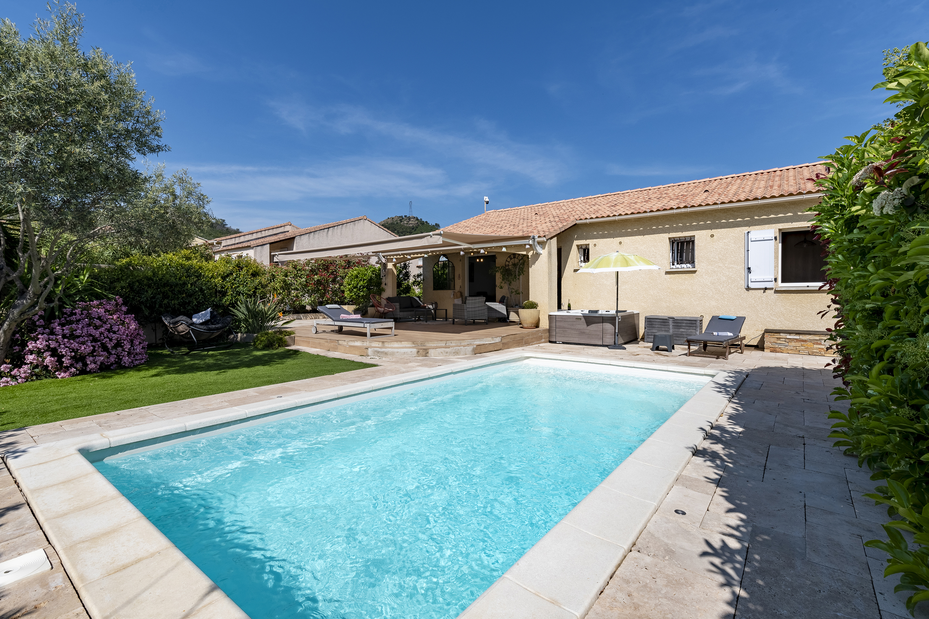 Charming pool and spa house