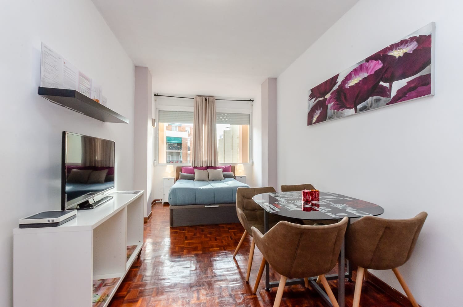 Bright and cozy apt by Arc de Triomf