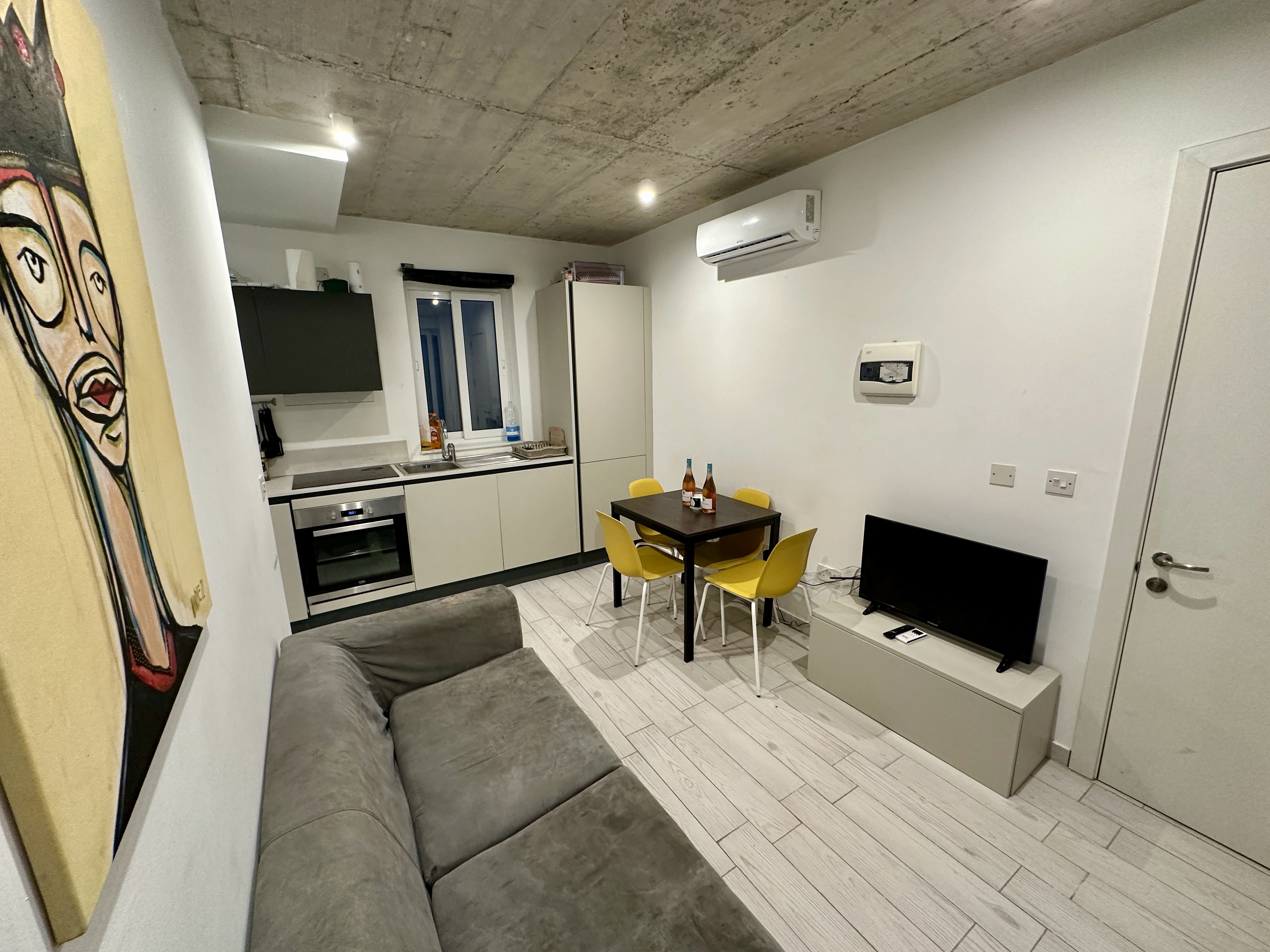 Heart of the Paceville Modern Apartment!