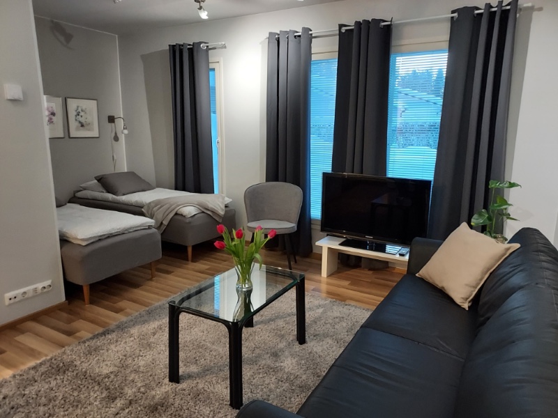 *Studio & car space with charge*