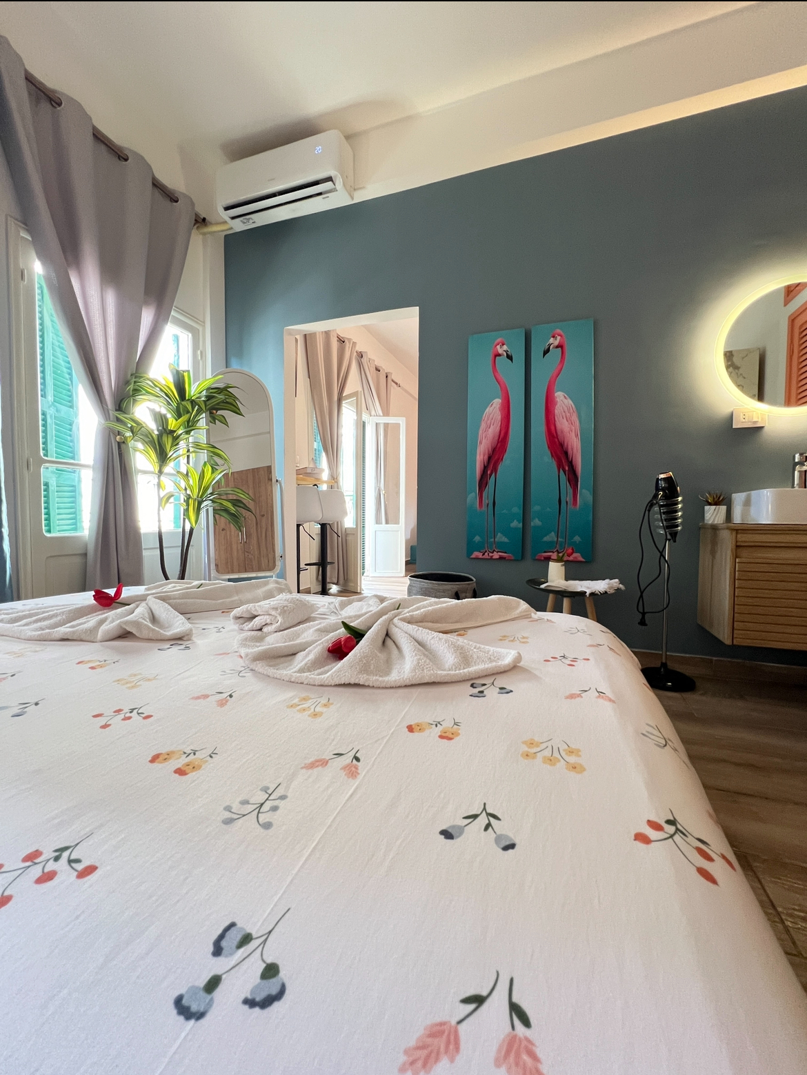 Byout Beirut's M2-
Reduced PRICE!
Achrafieh