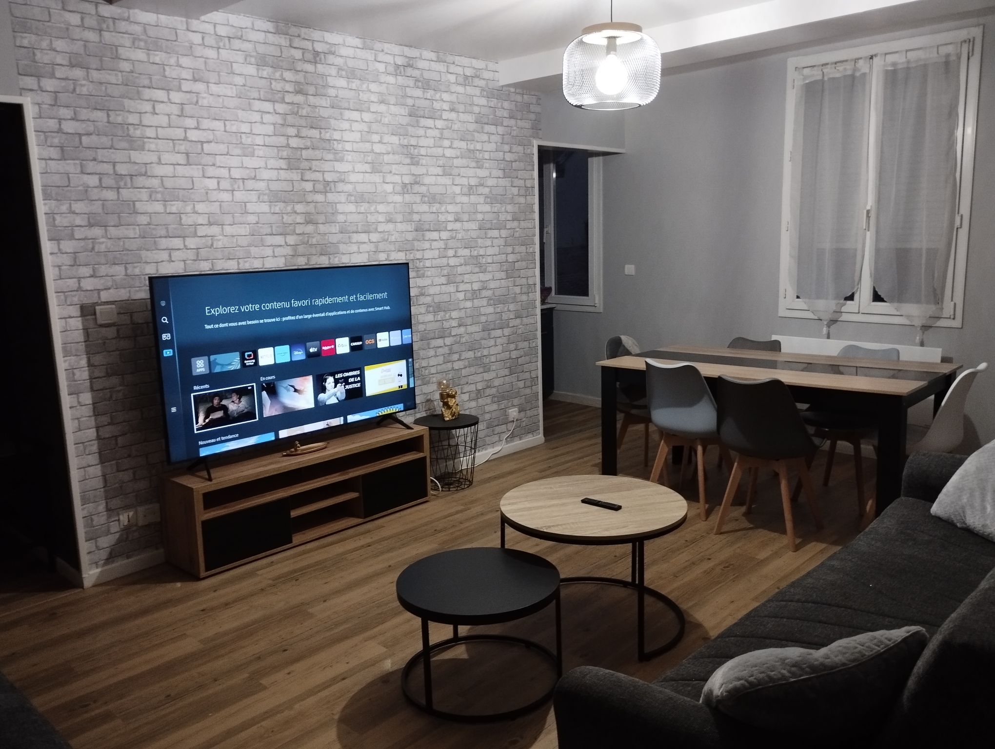 Spacious F3 near downtown