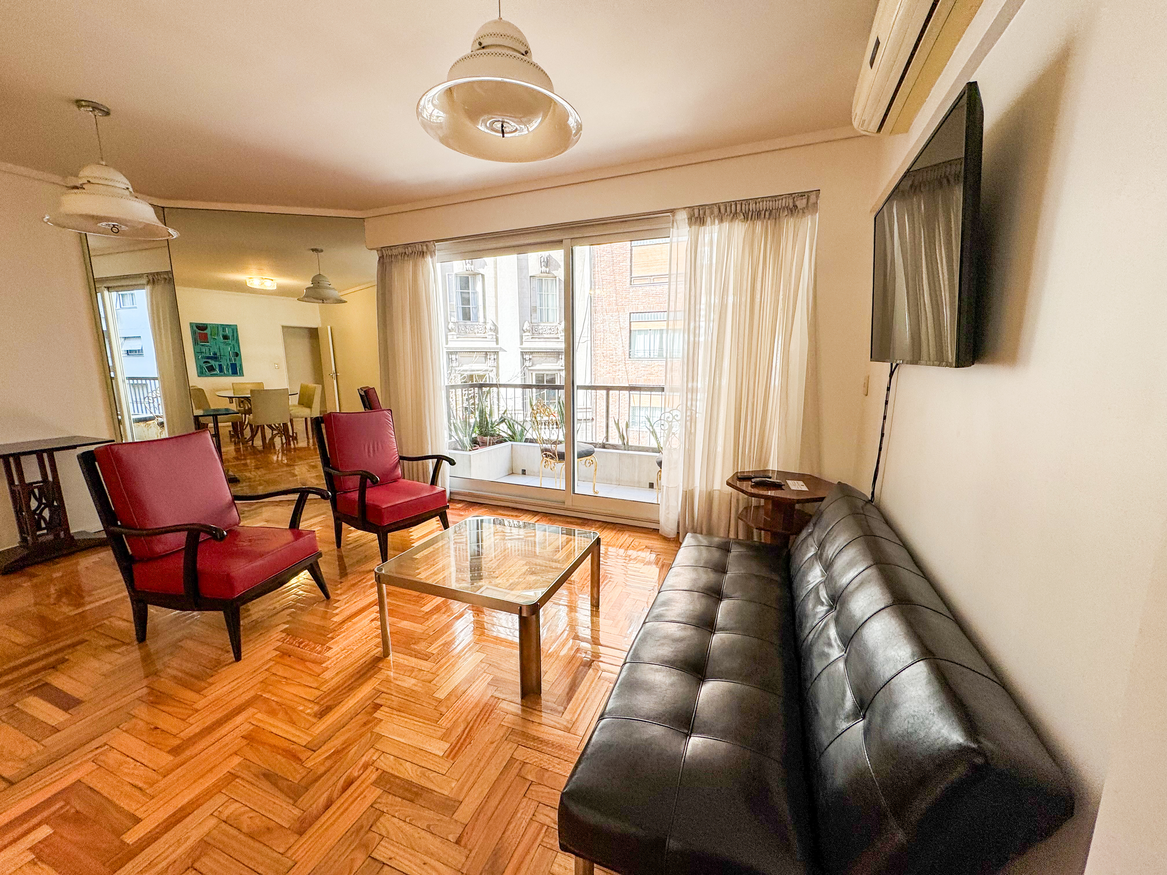 Piso en Recoleta con Encanto y Lujo in Retiro, Buenos Aires