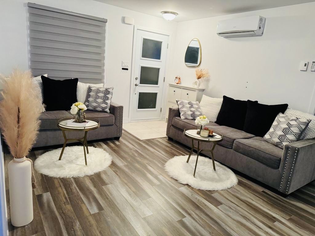 Clean Entire place with King Bed and Free Parking