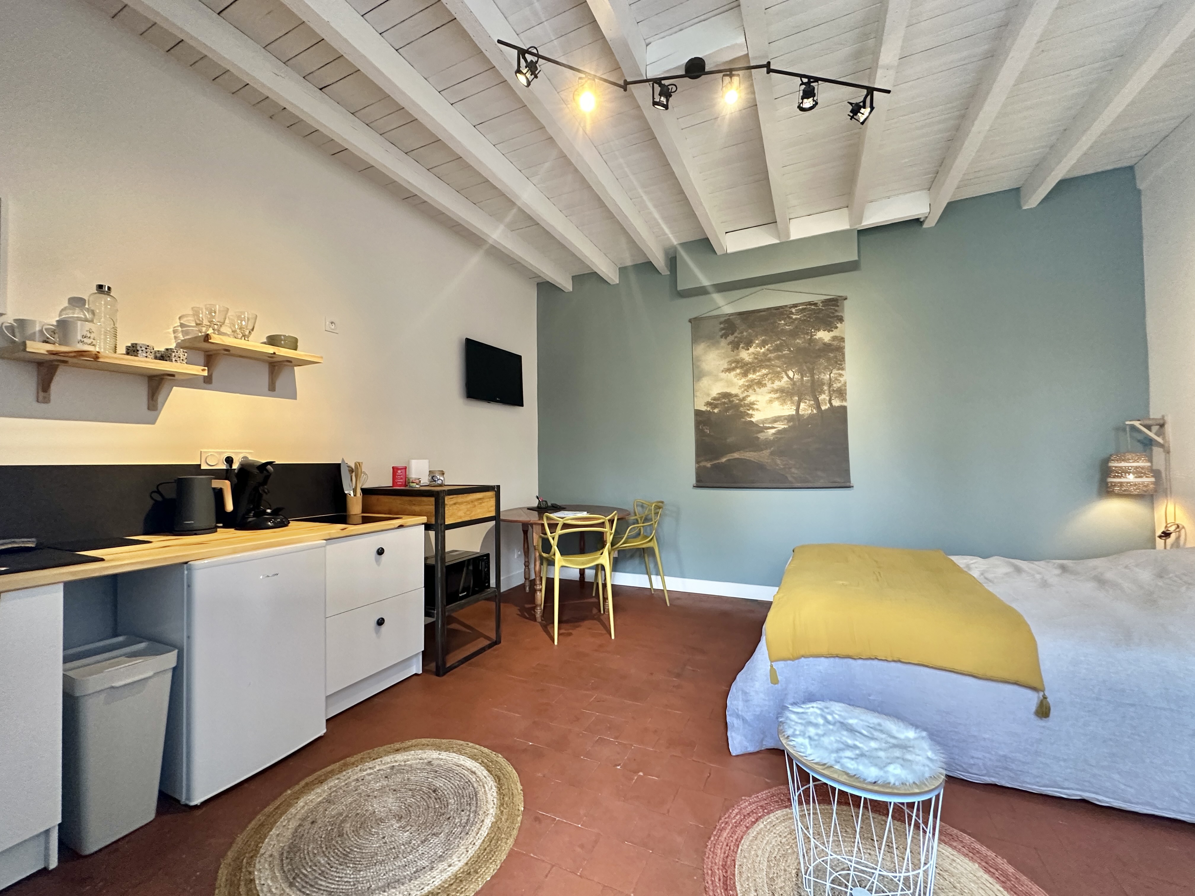 Small homestay studio
