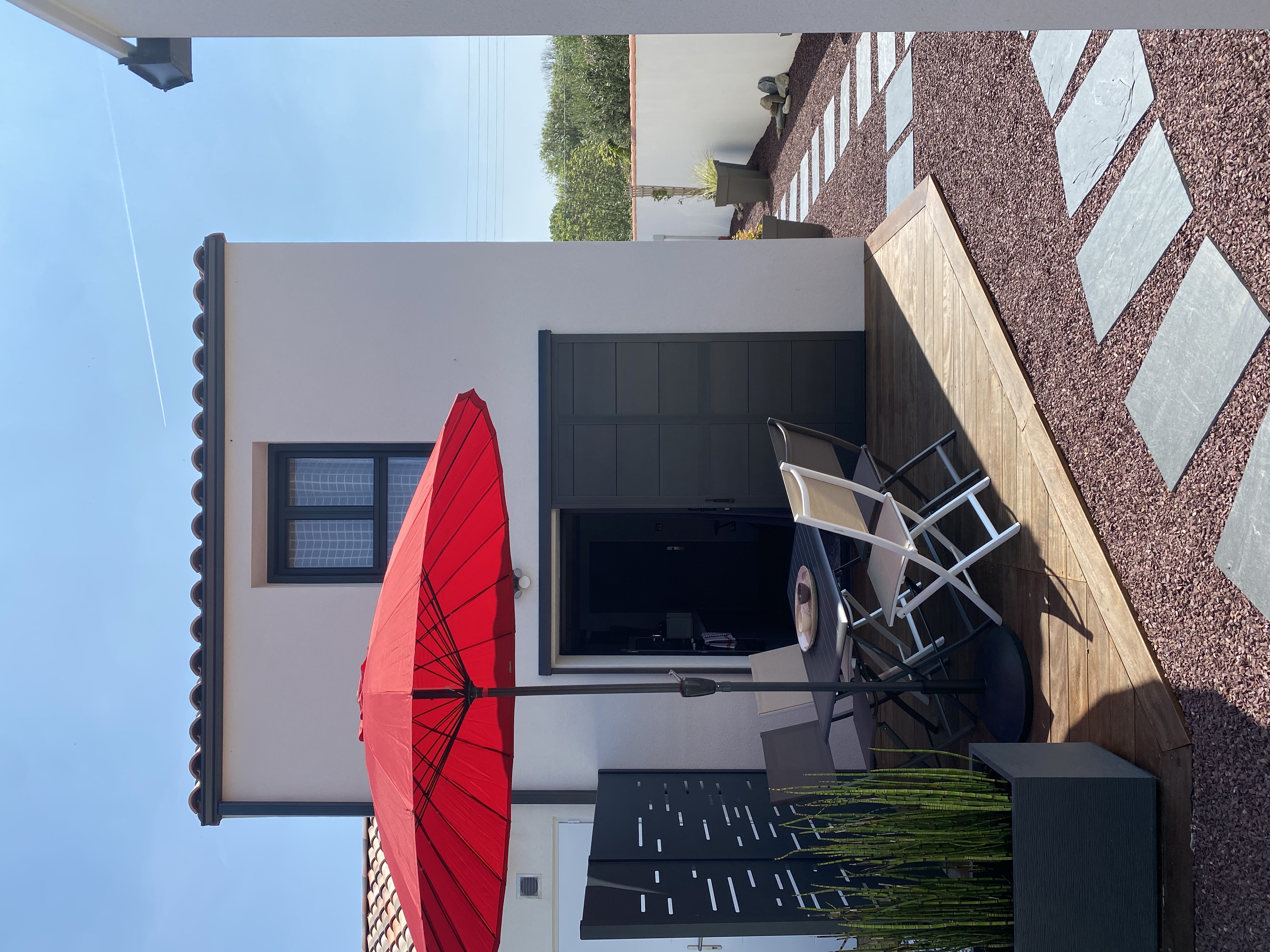 Self-contained seaside home ranked 2*