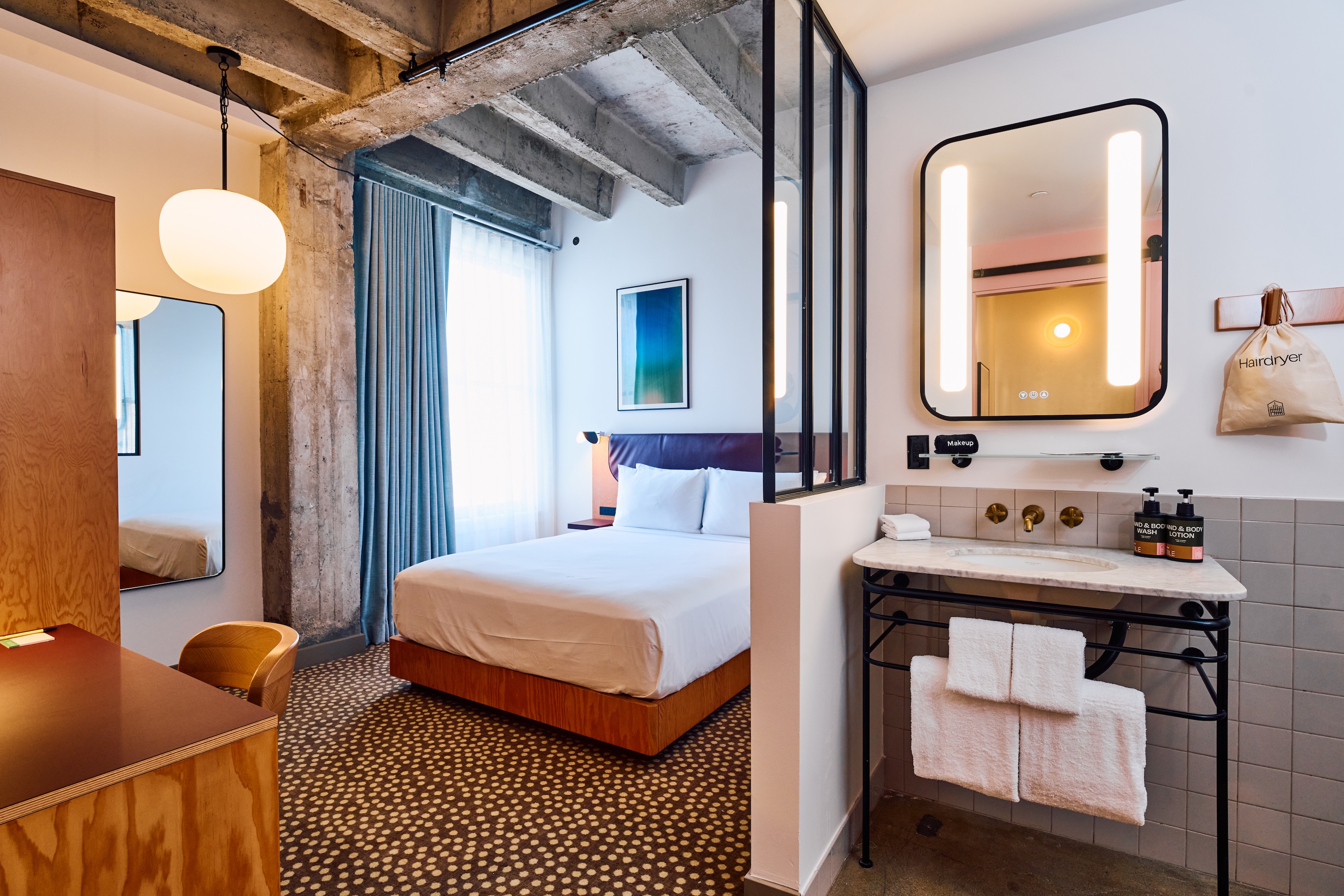 STILE DTLA | Queen Room in the Theater District