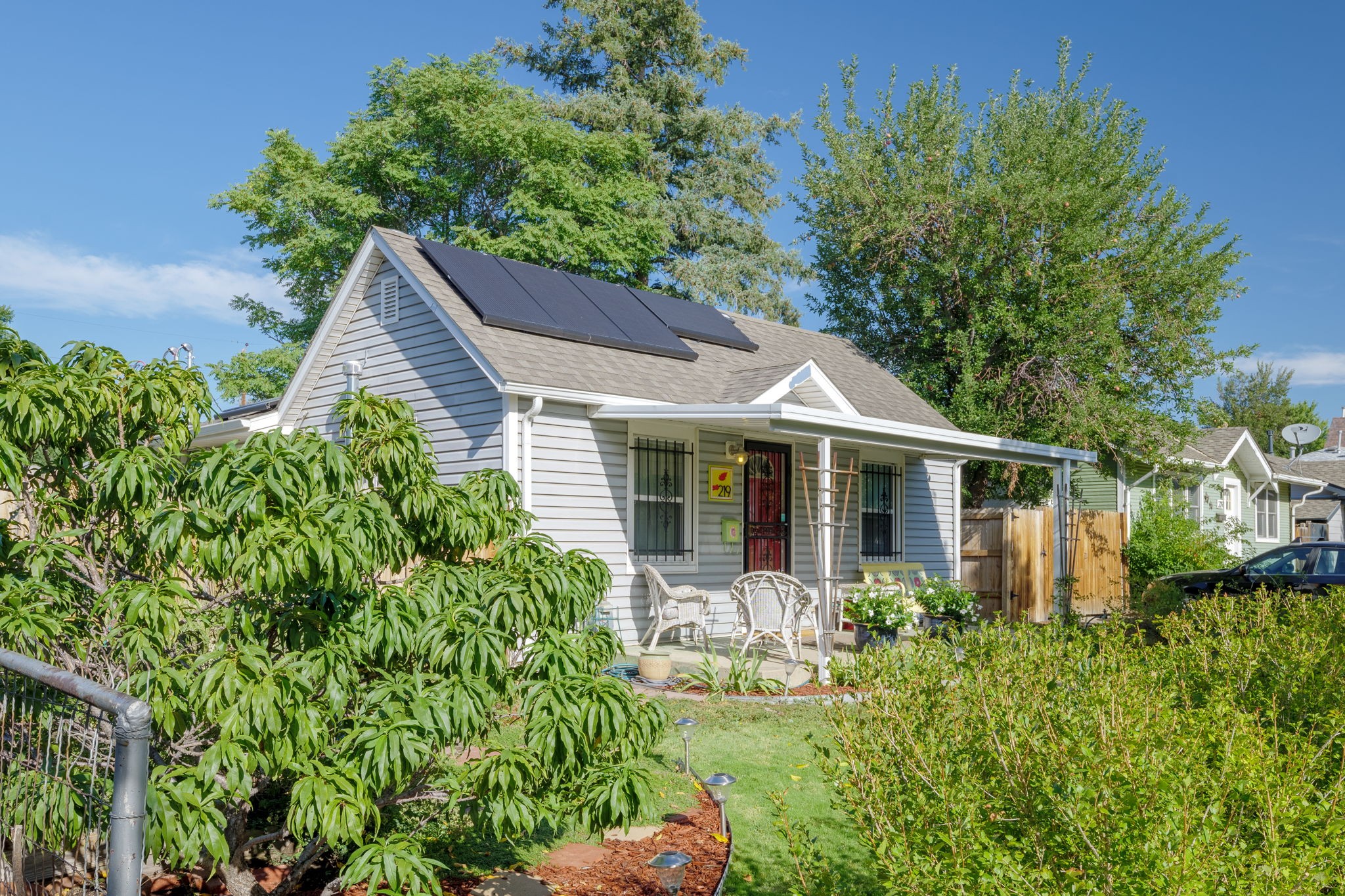 Lucia's quaint cottage near downtown - Woof! in Barnum, Denver