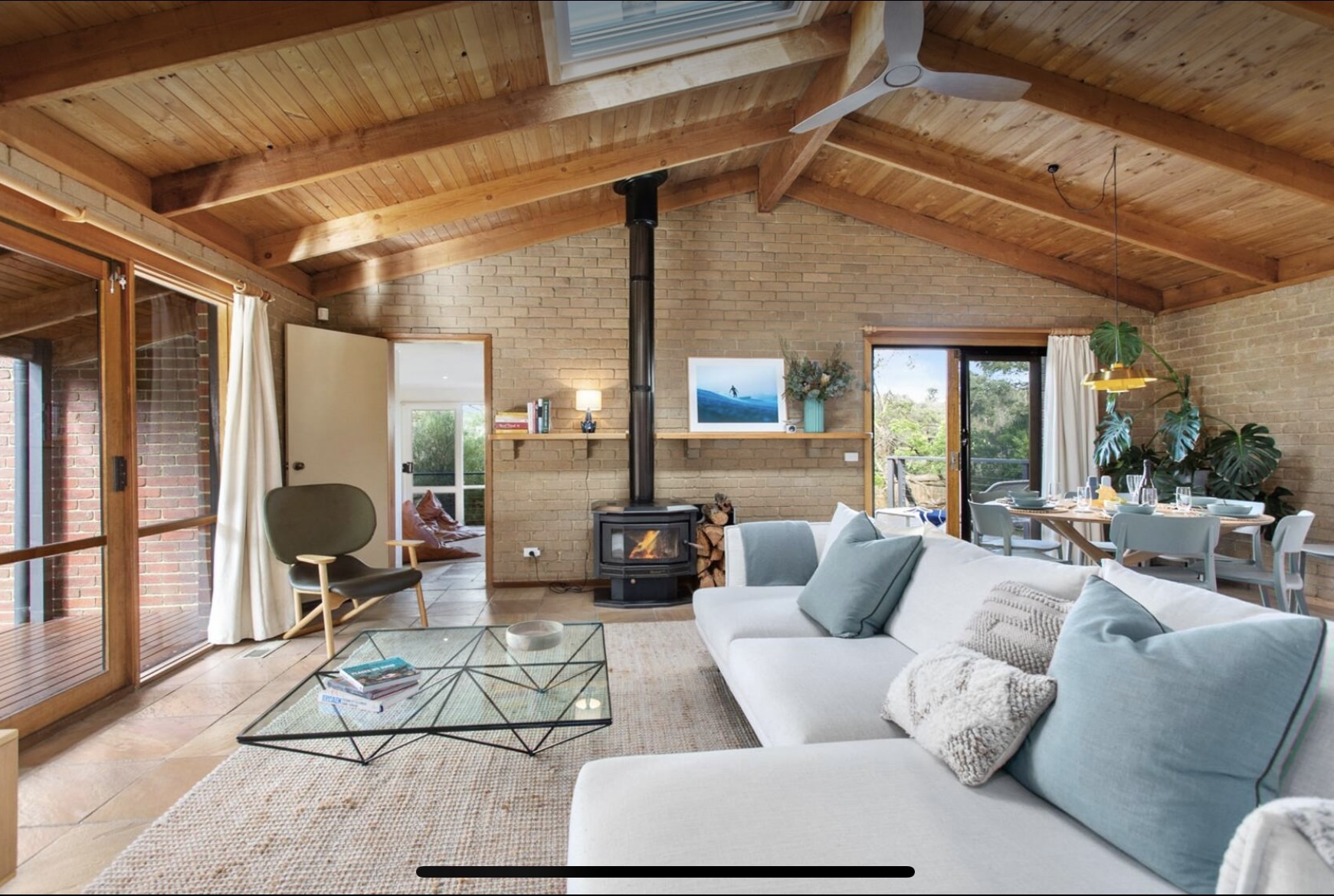Heyfield House - 70s charm with modern luxuries. in Point Nepean, Mornington Peninsula