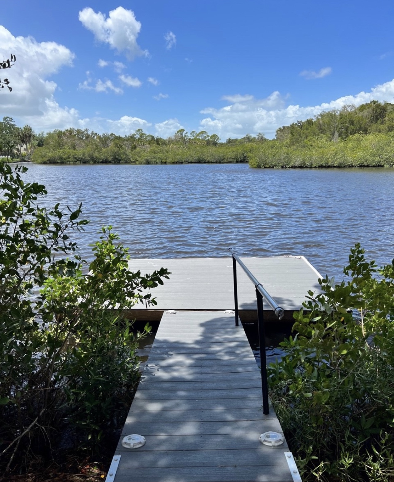 Canal, Privacy, Fishing, free Kayak,WIFI, Kitchen