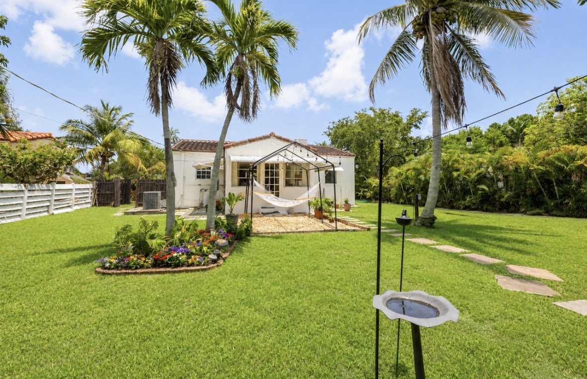 Hollywood Beach House | Walk to Beach & Golf in Hollywood, Broward County