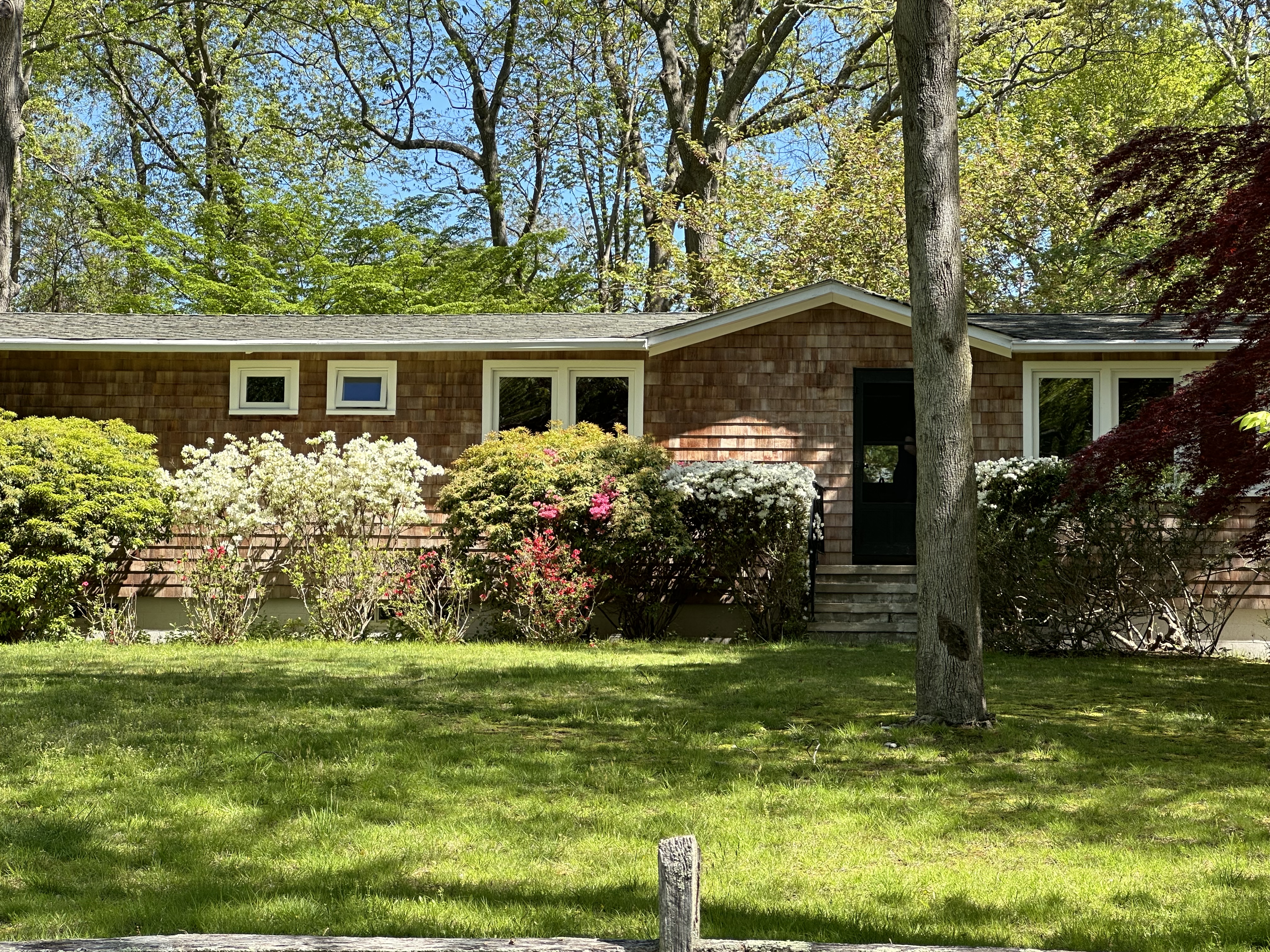 Shangri-la Cedar Cottage on Shelter Island