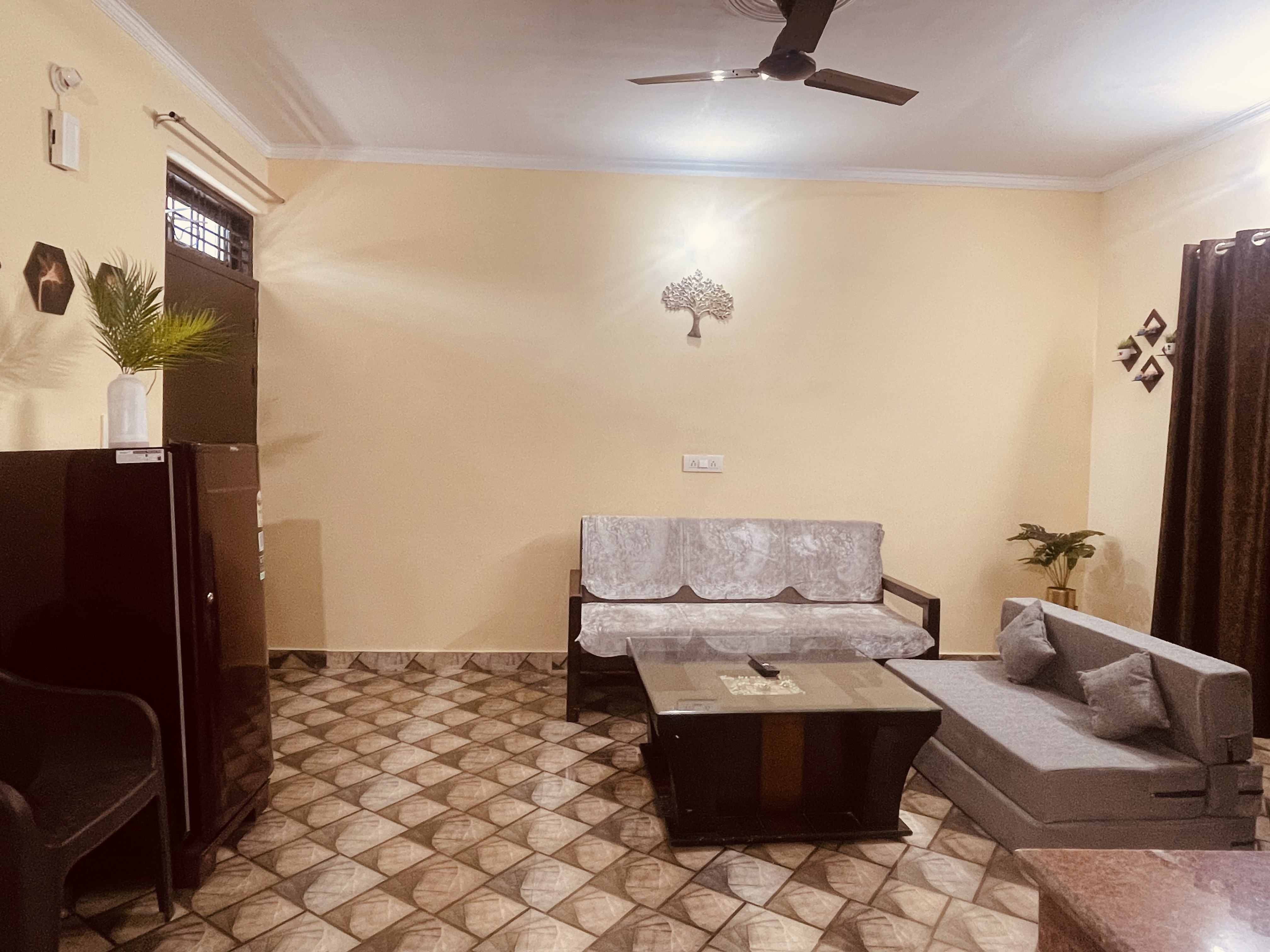 3 bk apt. at prime location