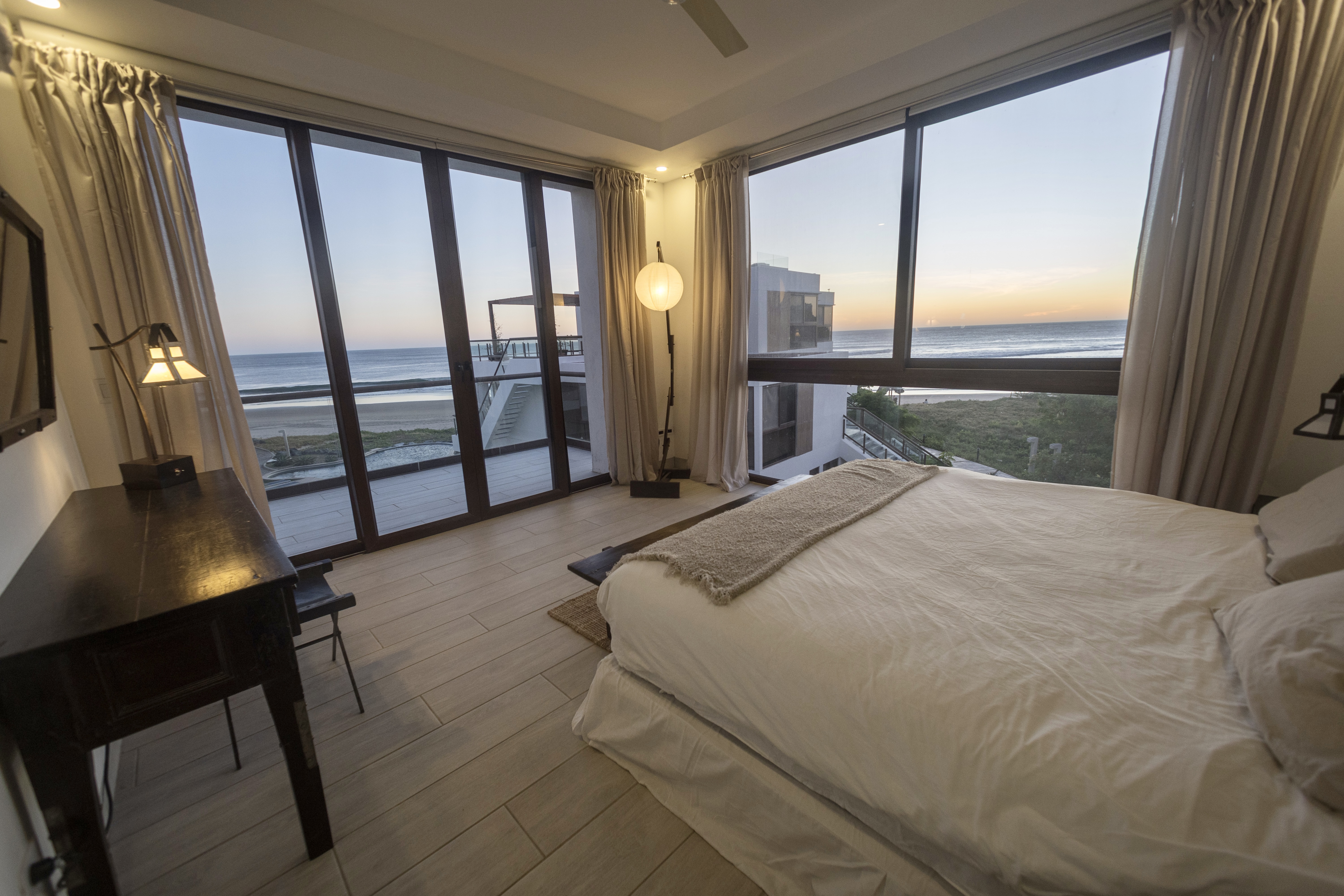 Oceanfront in luxury and style!