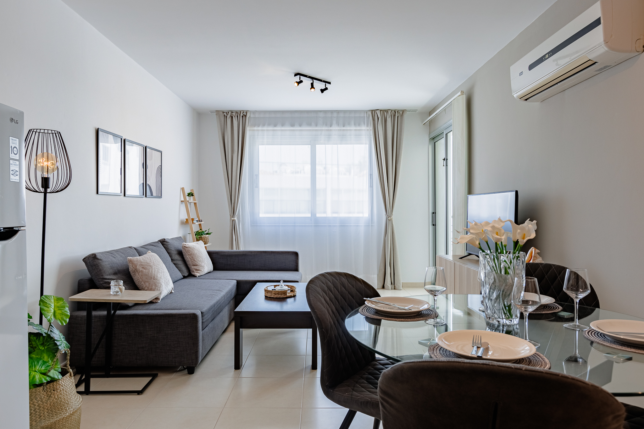 Stylish One-Bedroom Sea Retreat