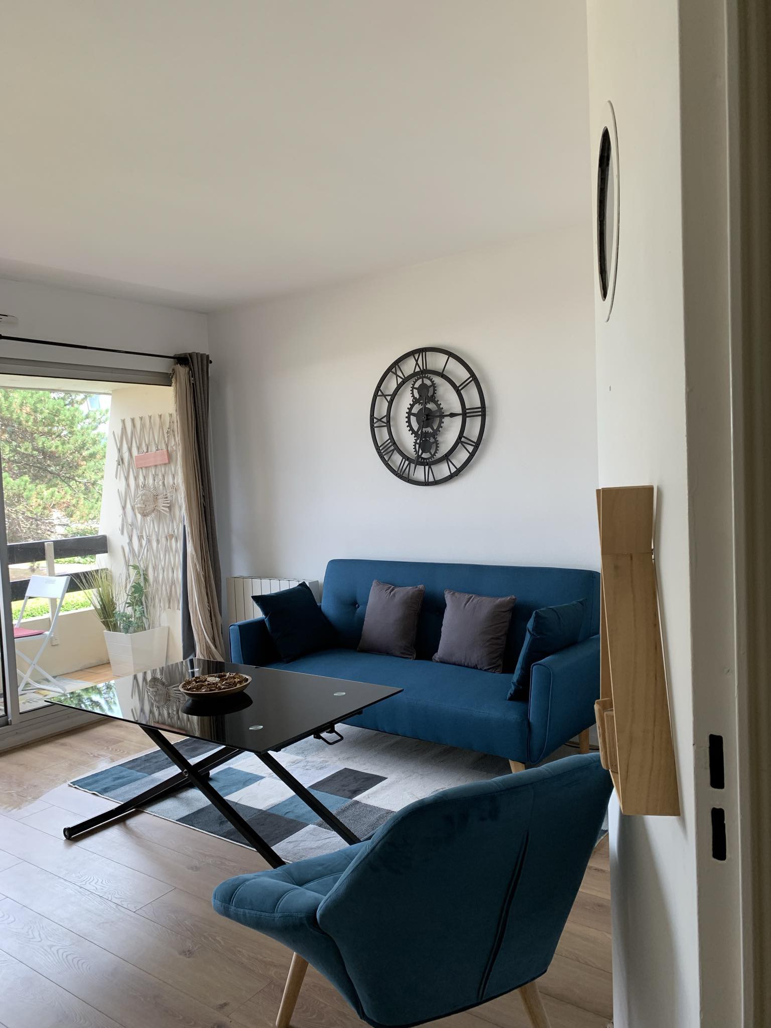 Studio with stunning sea views