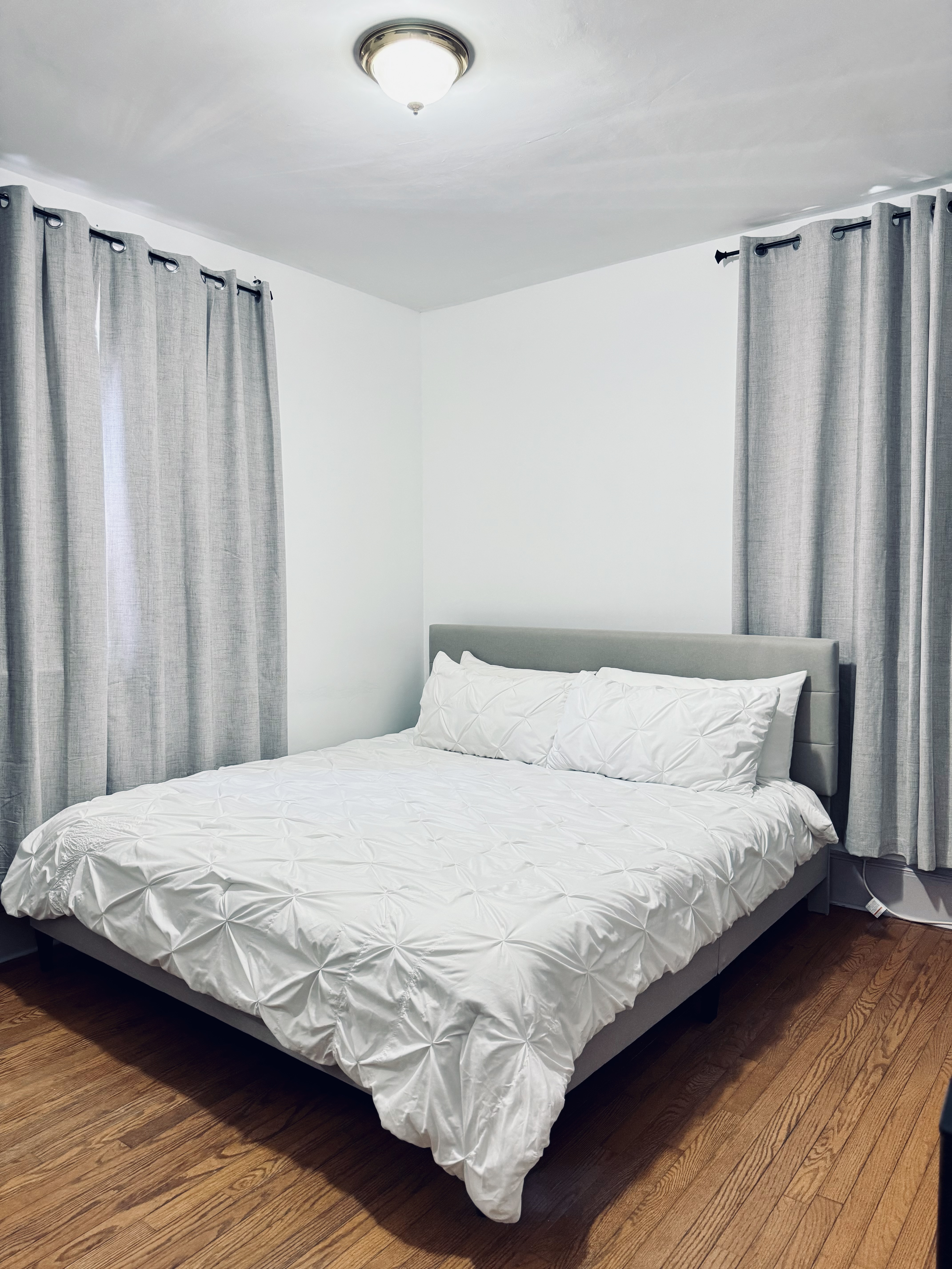 Cute King Bed | In The Middle of Boston