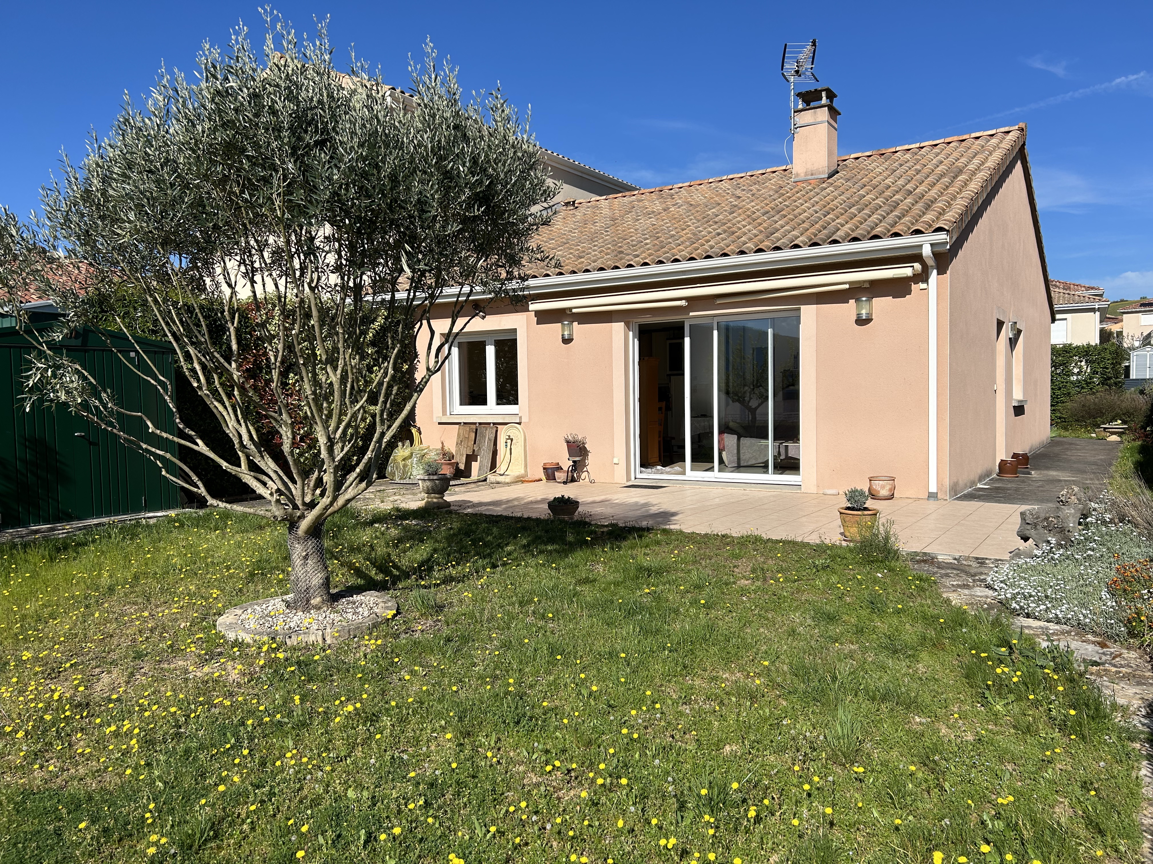 House with terrace and garden