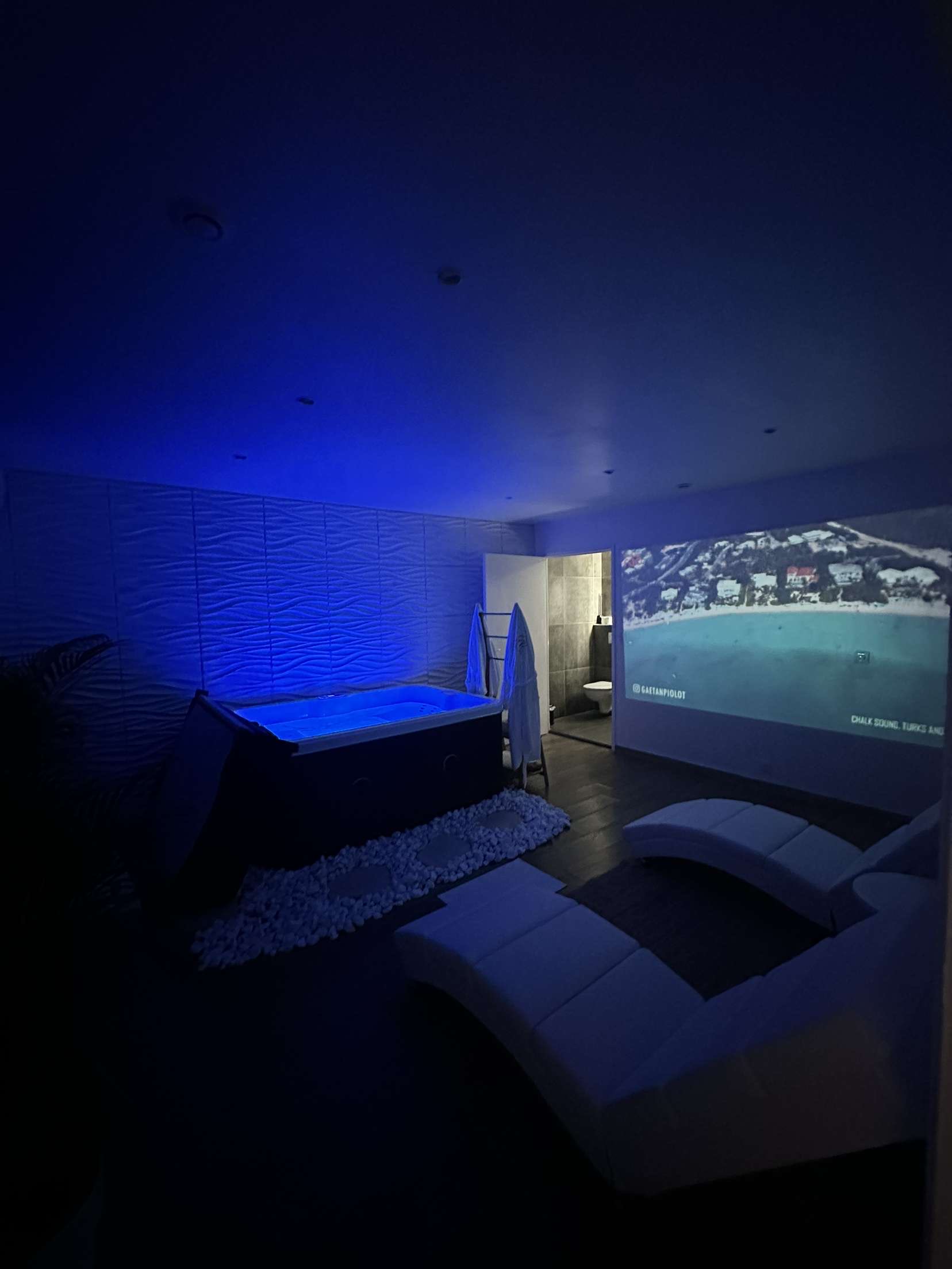 For a relaxing moment, spa apartment