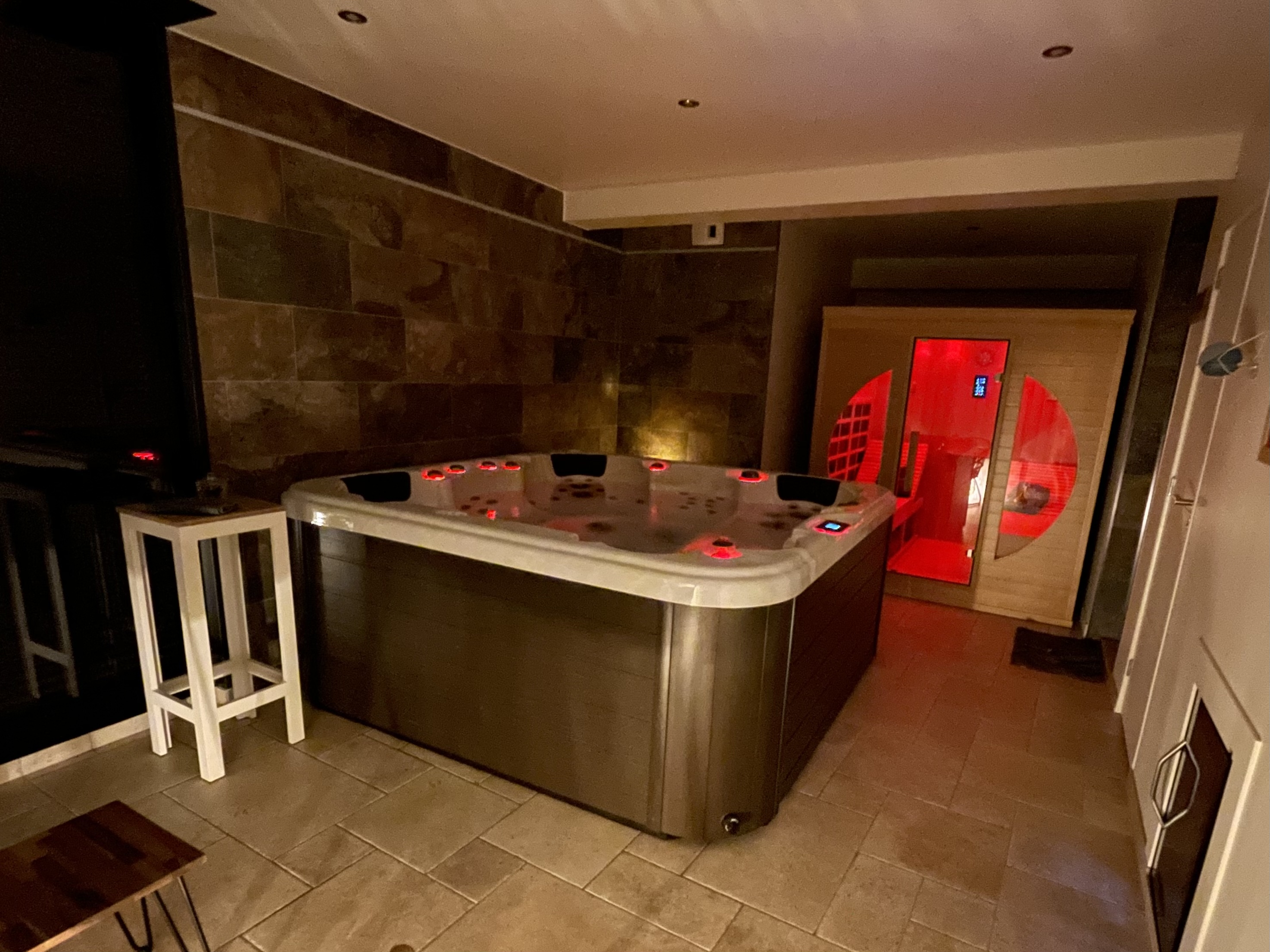 Art of the Senses - Studio with Private SPA and Sauna