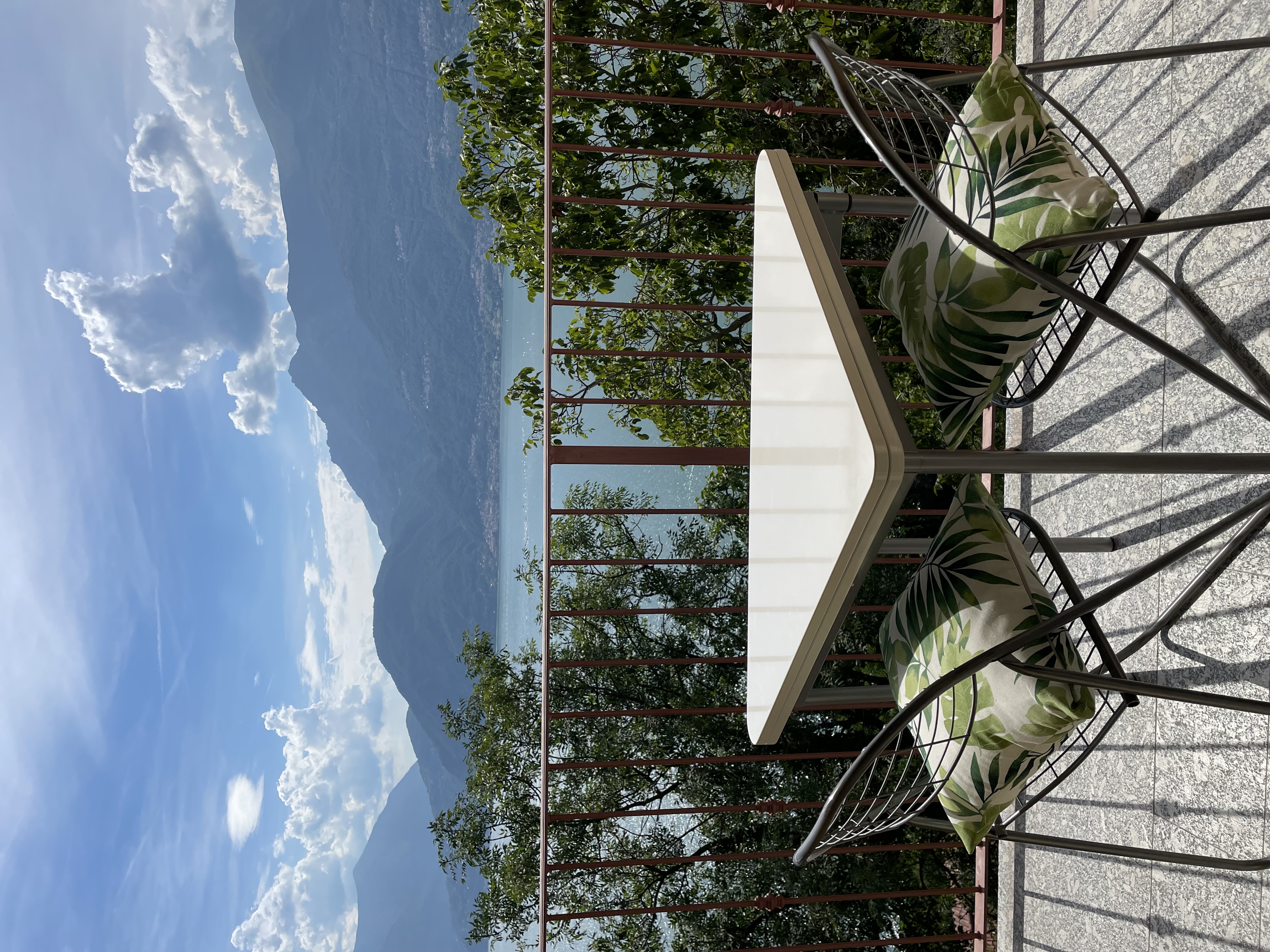 House with breathtaking lake views - Le Coccinelle
