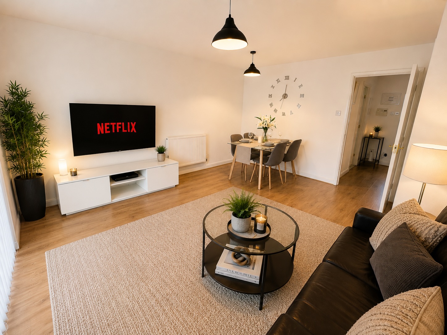 Family House | 3 Bed | Parking | 10 Min Walk (7P) in Salford District, Greater Manchester