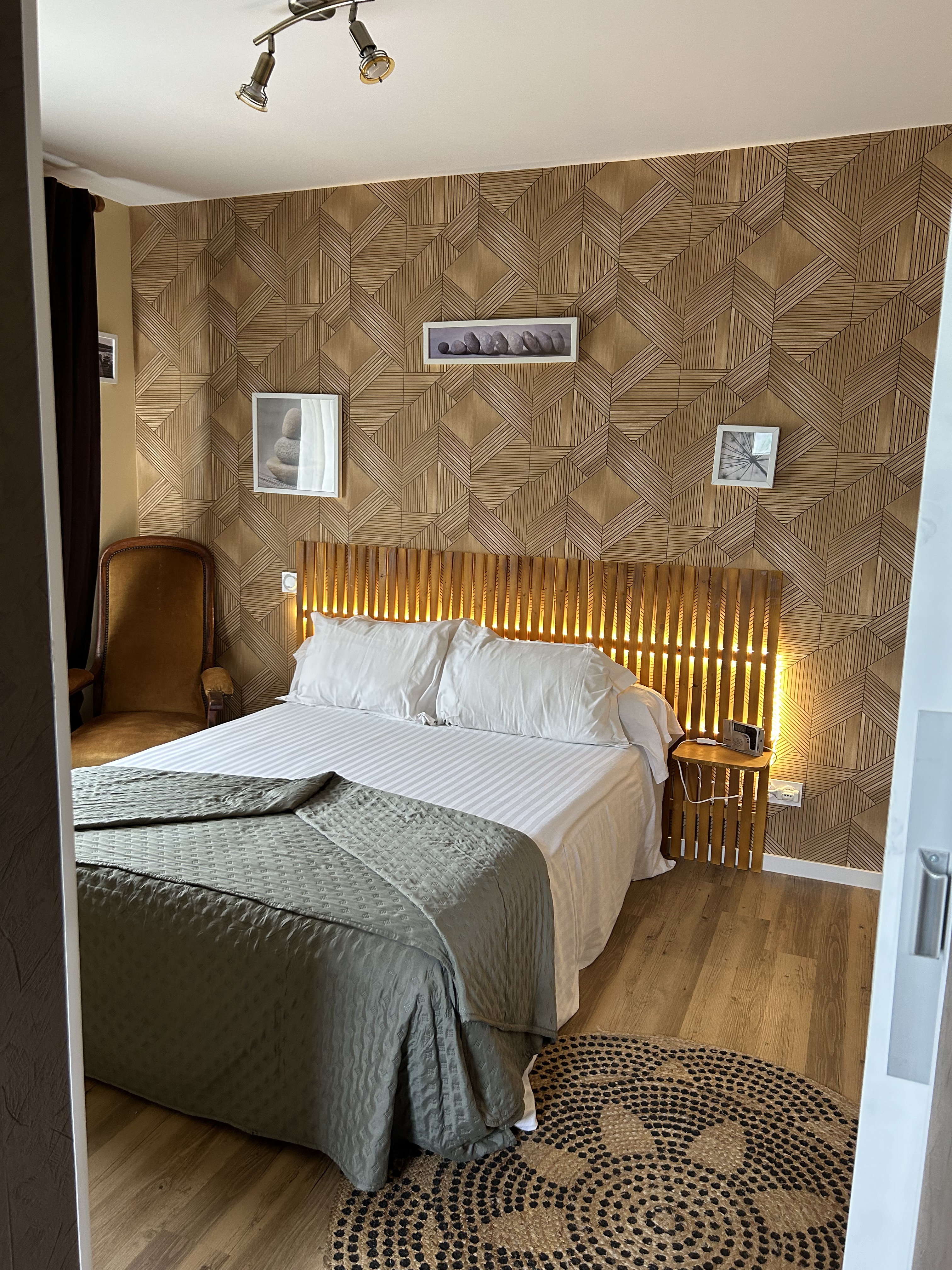 1 Bedrooms in a local home