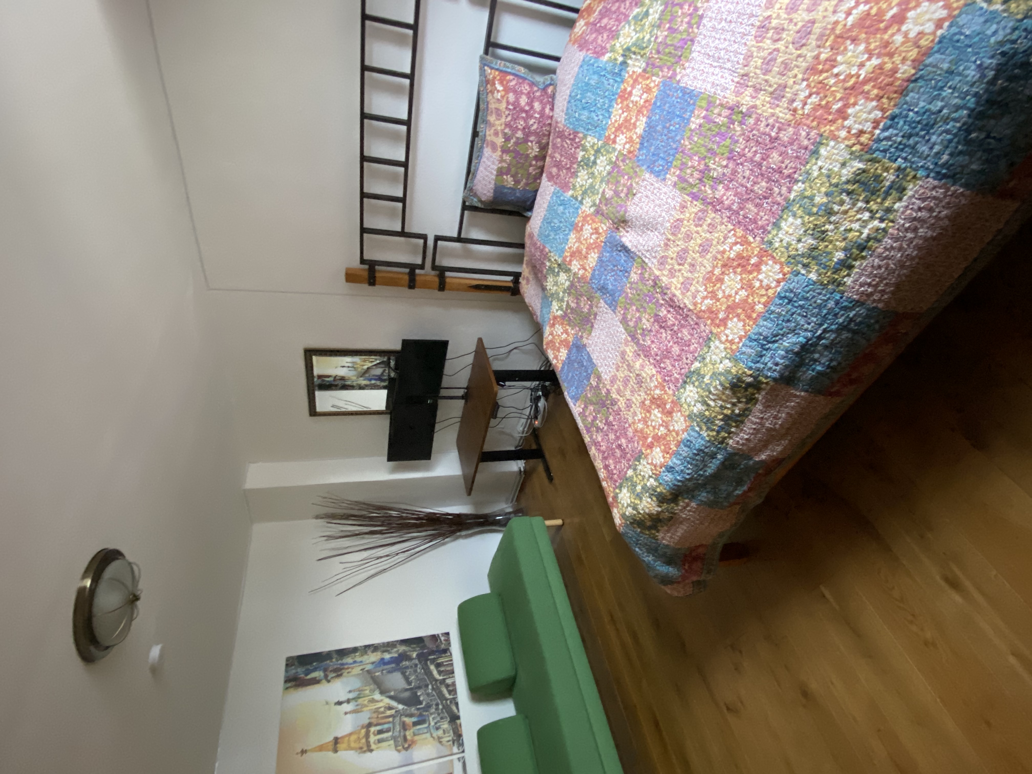 Big Bright Room Near S-Bahn (Train) 20 m² in Sendling, Munich