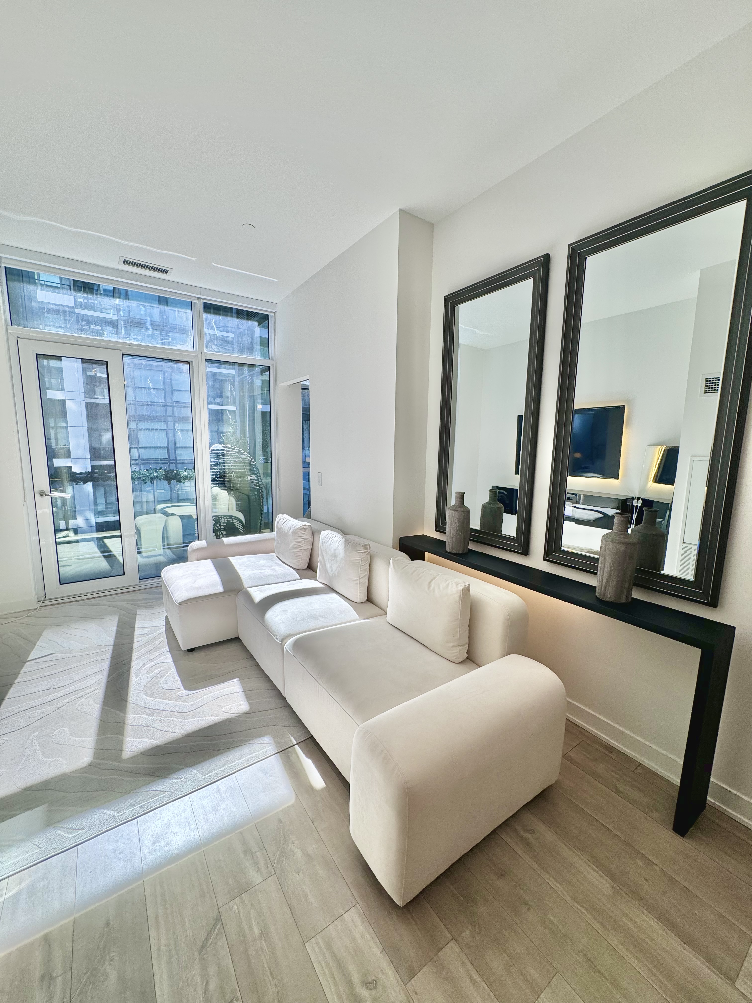 DT Toronto Core Condo | Xmas | 2 Bedroom + 2 Bath