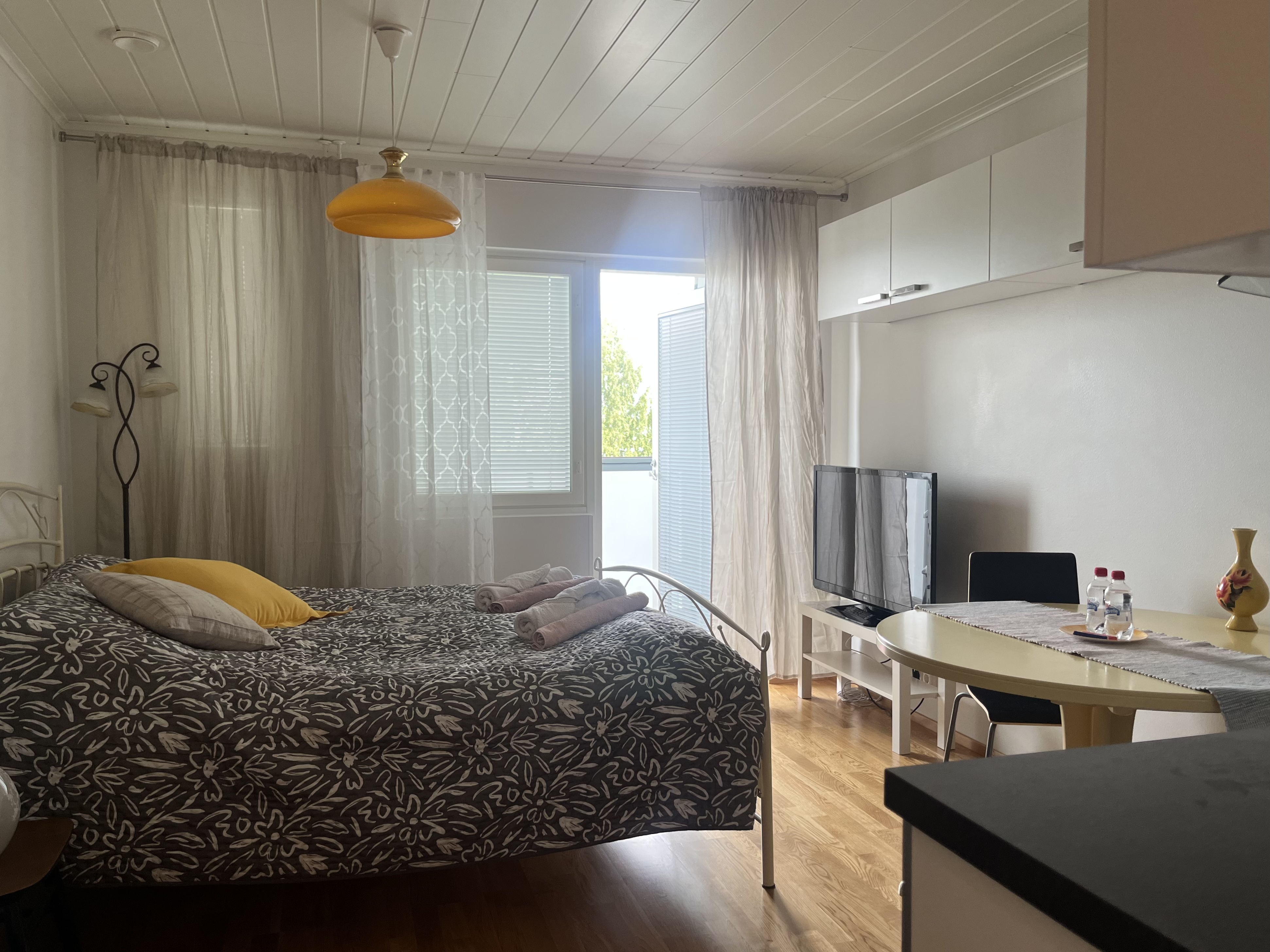 Airconditioned, beautiful studio with balcony
