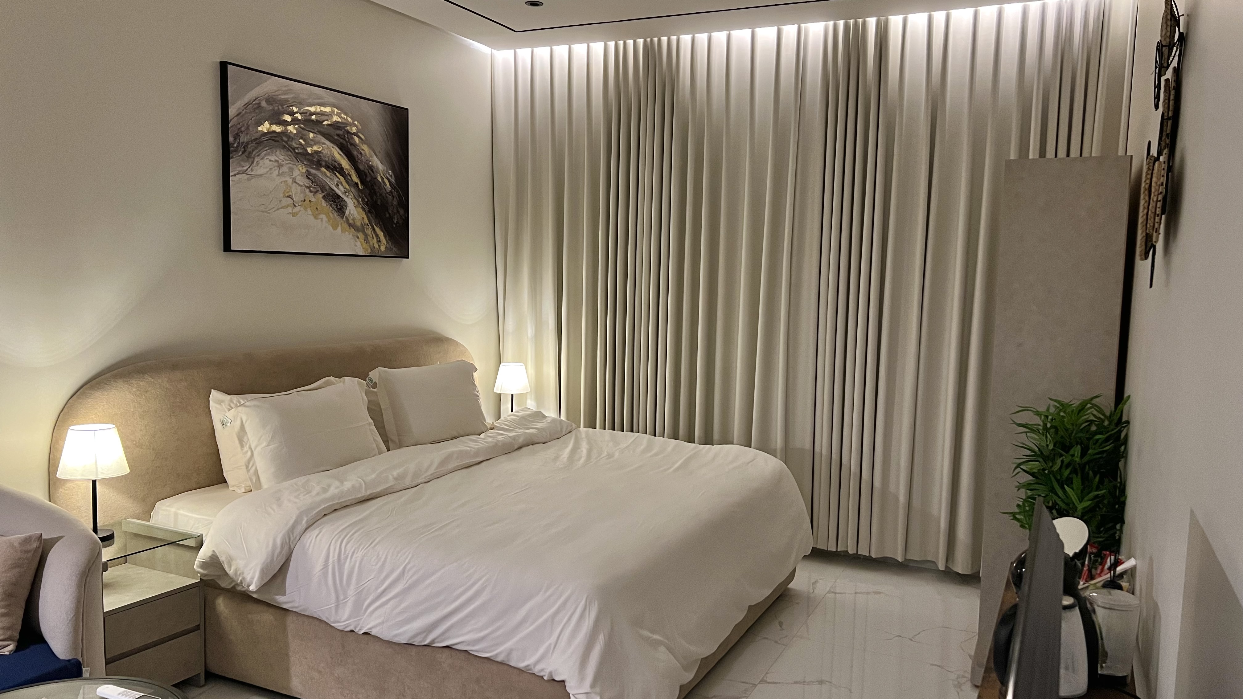 Luxurious Studio with self entry