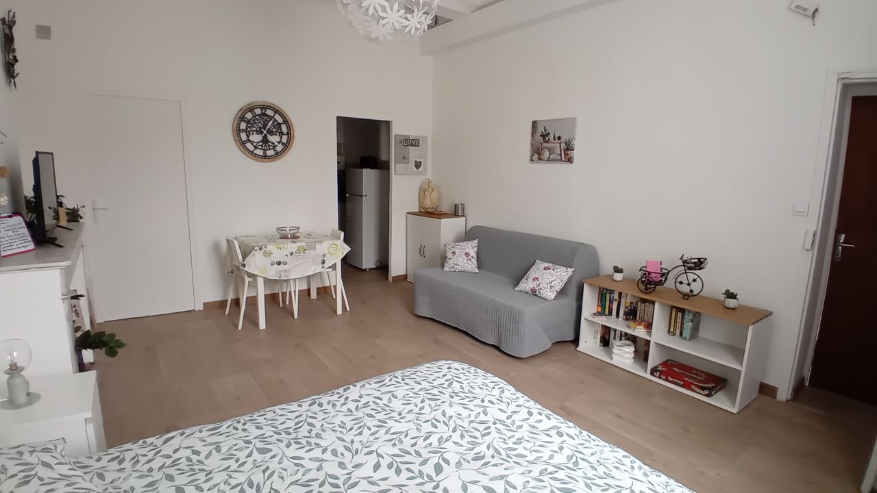 Cozy studio in the heart of Apt