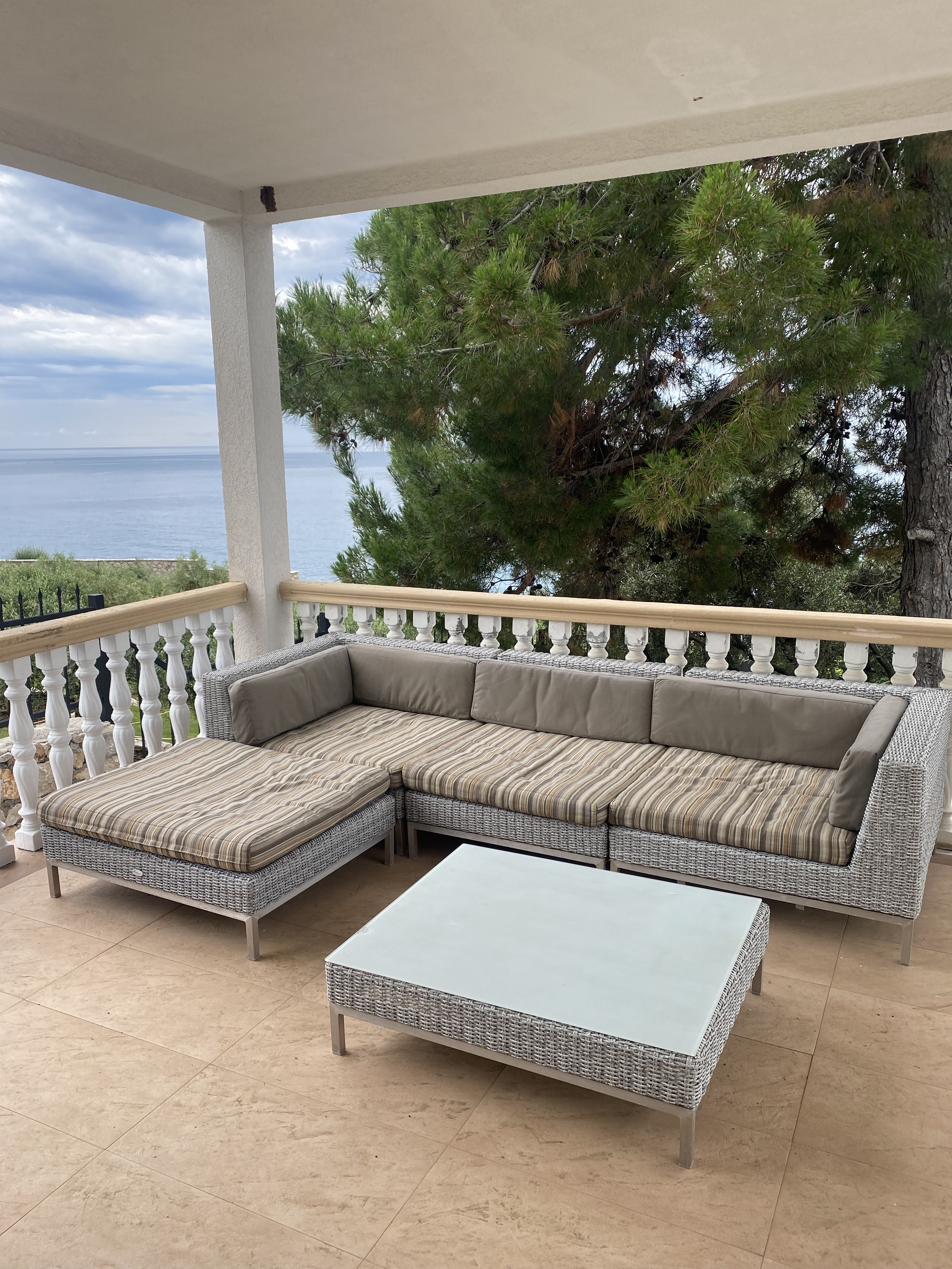 House with garden and sea access