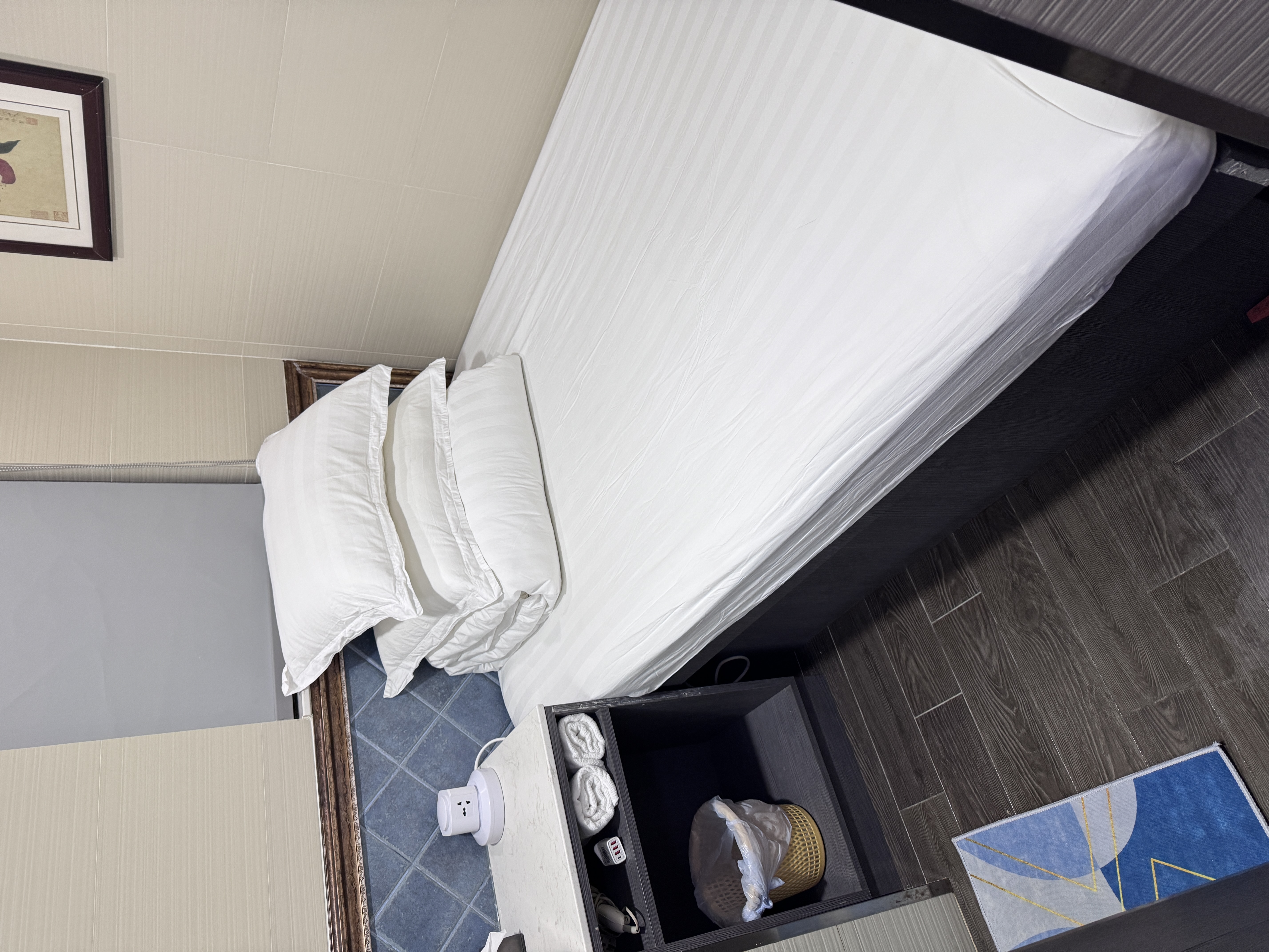Cozy double room private toilet with shower