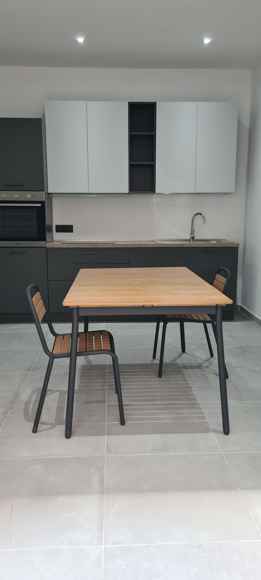 one-bedroom apartment with garden and garage