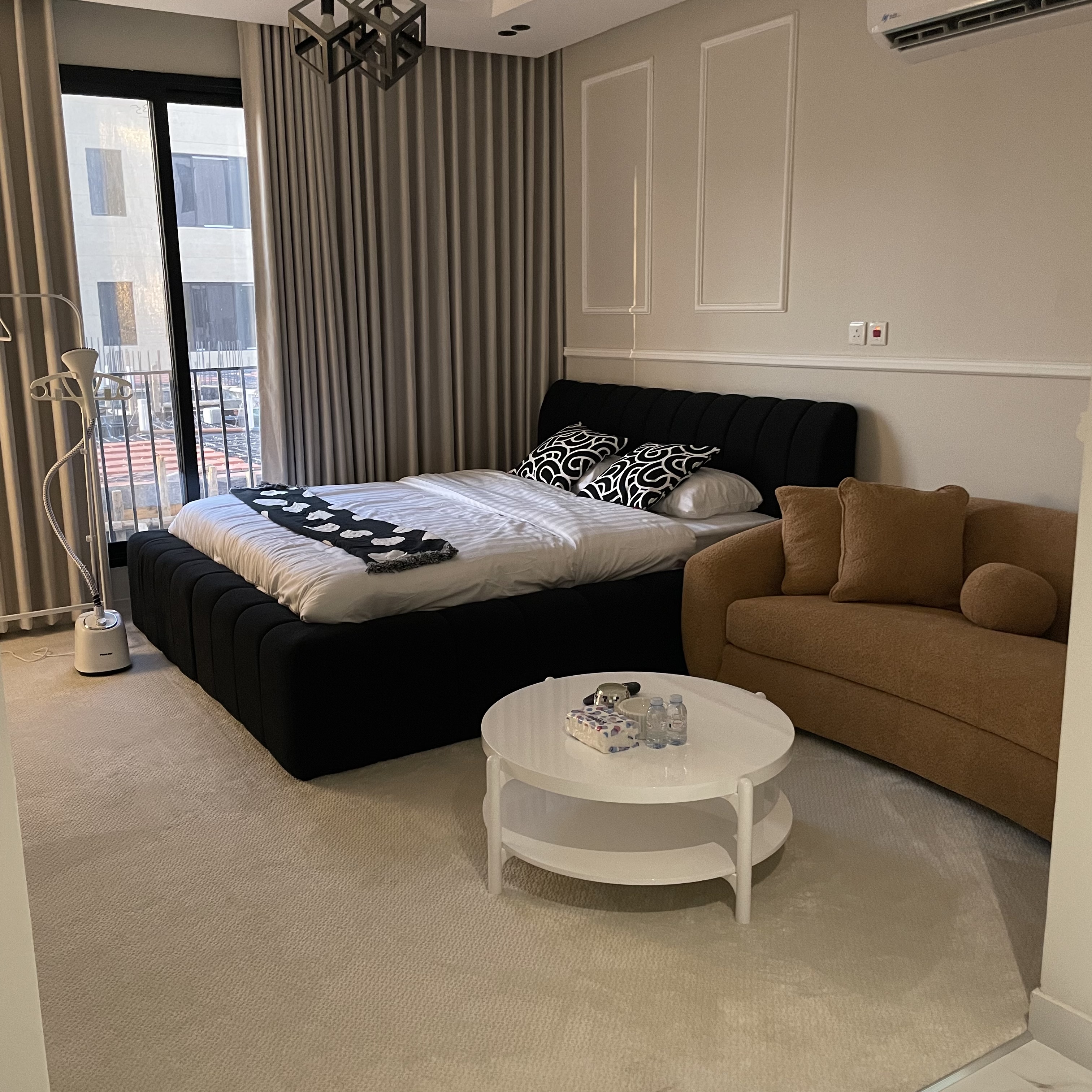 Elegant and Economical Self-Entry Studio