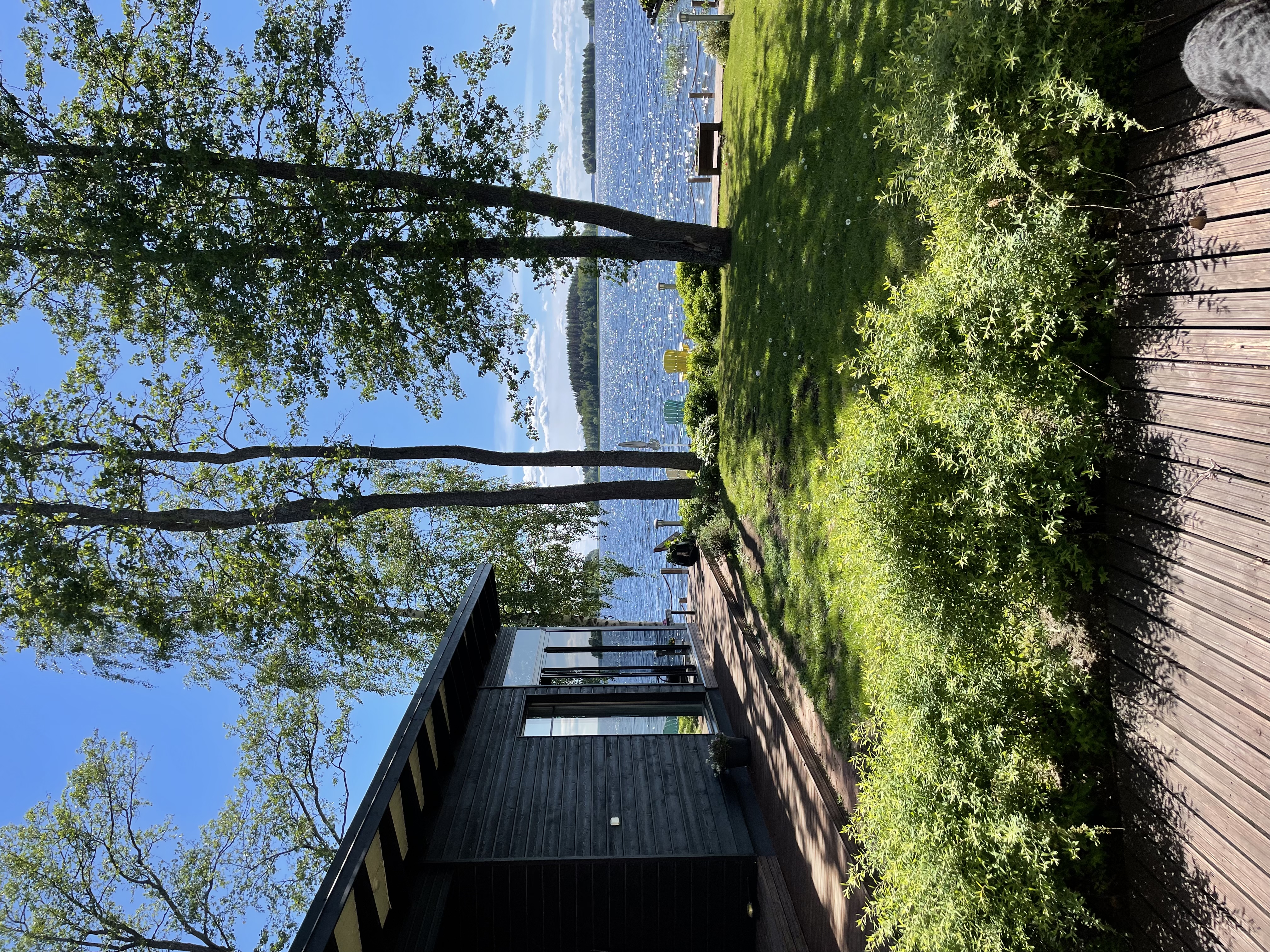 Modern lakeside sauna and cottage