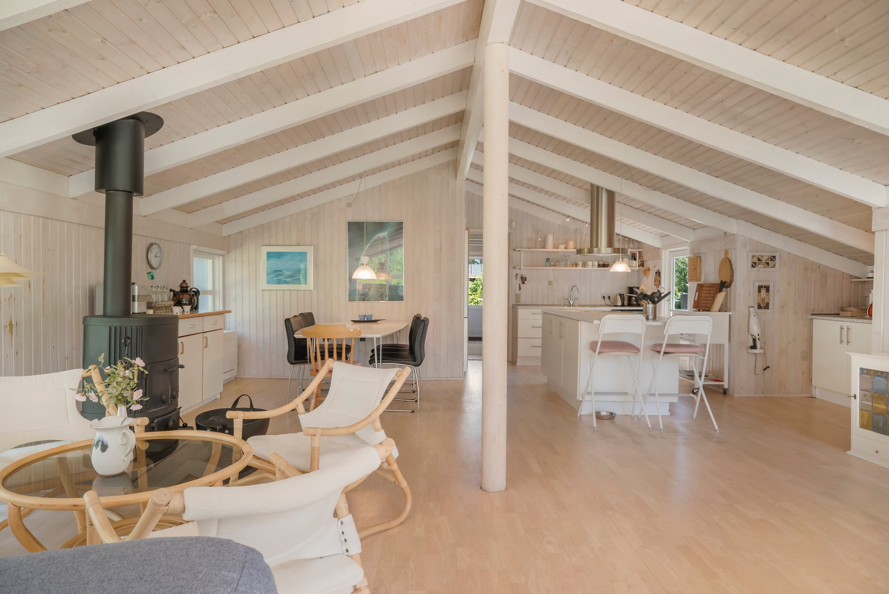 Spacious and bright summerhouse.