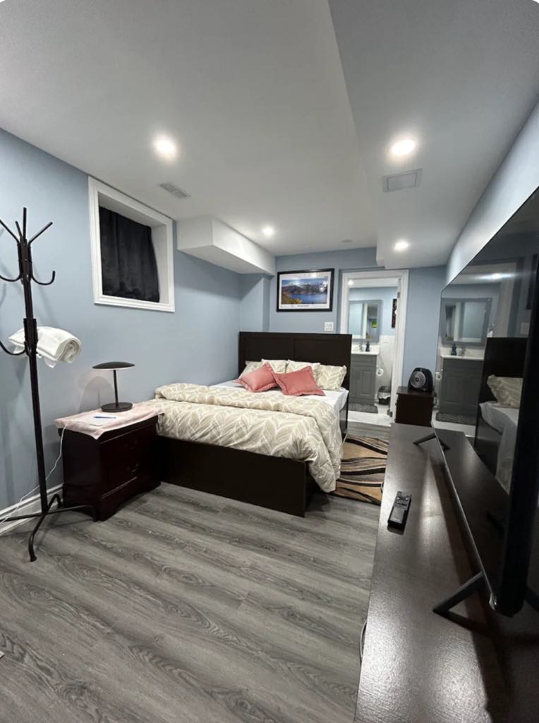 Private Separate Entrance Cozy Home