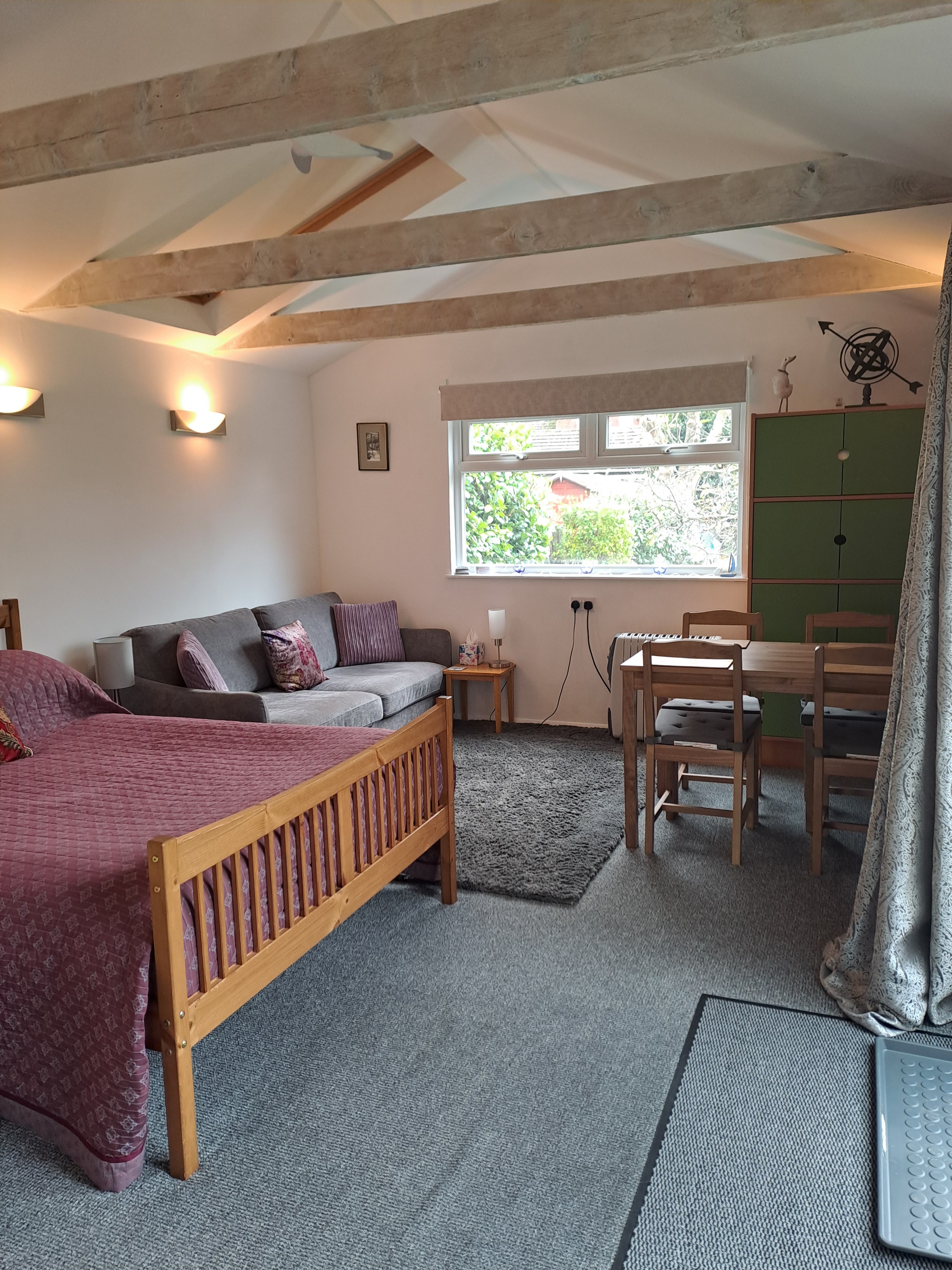 Annexe Studio in Sunny Garden