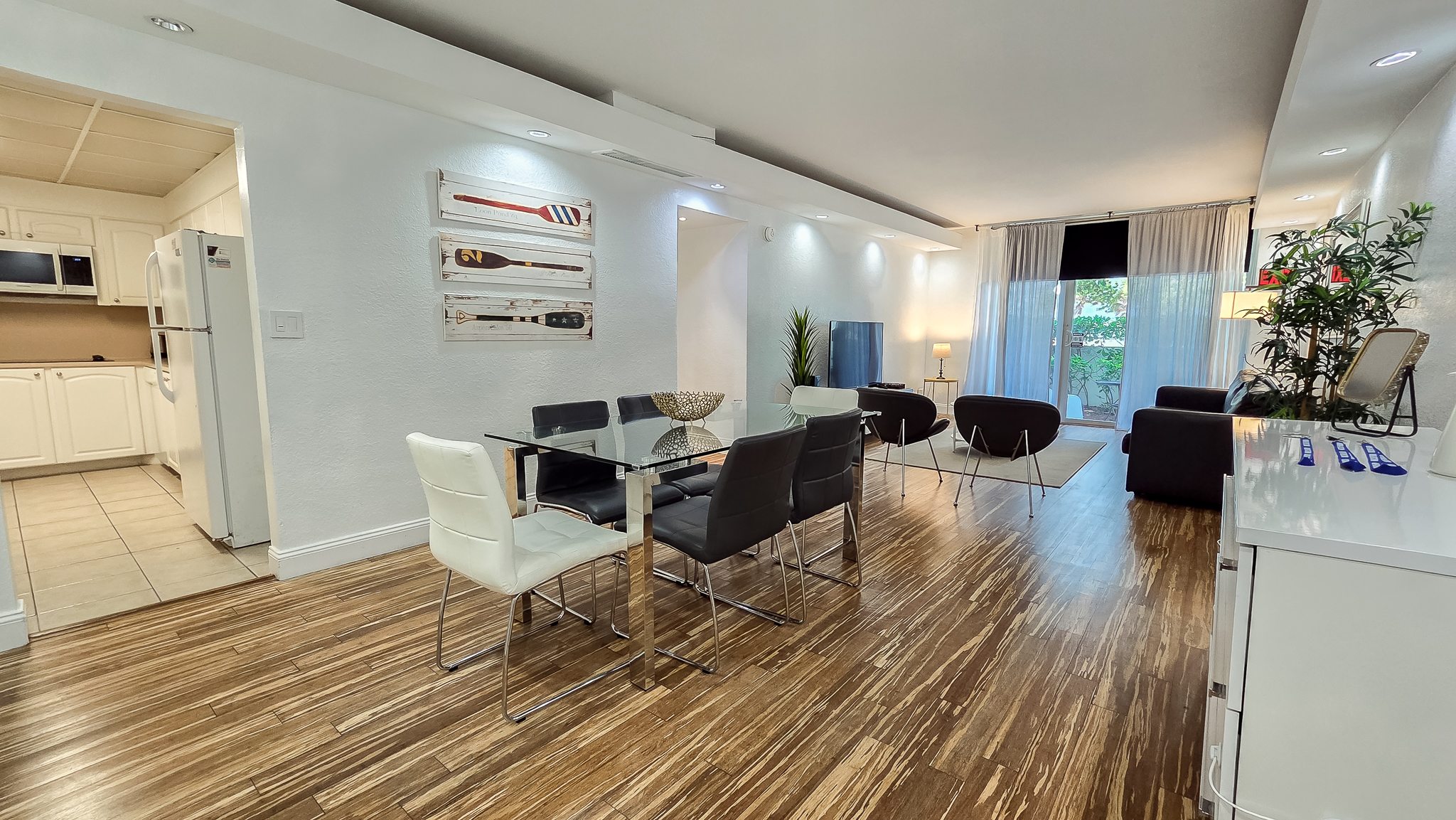 THE TIDES, relax at the Beach! in Hollywood, Broward County