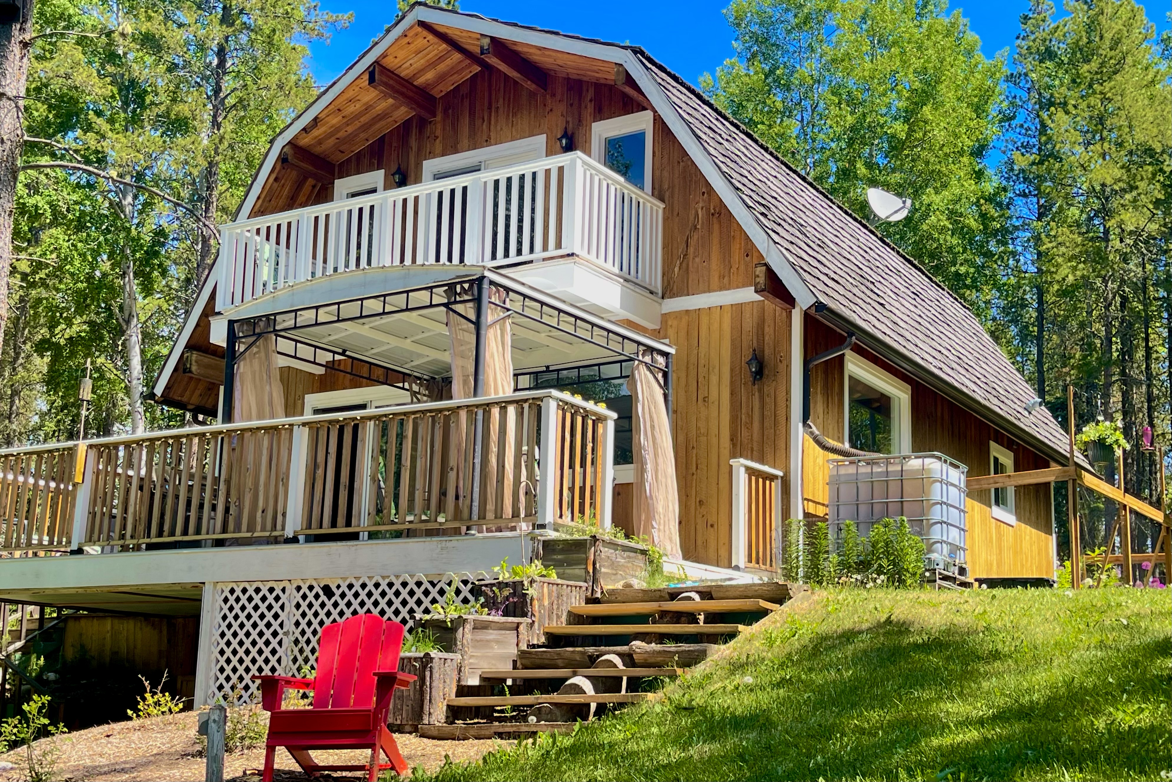 Cozy 3 BR Chalet w/forest trails