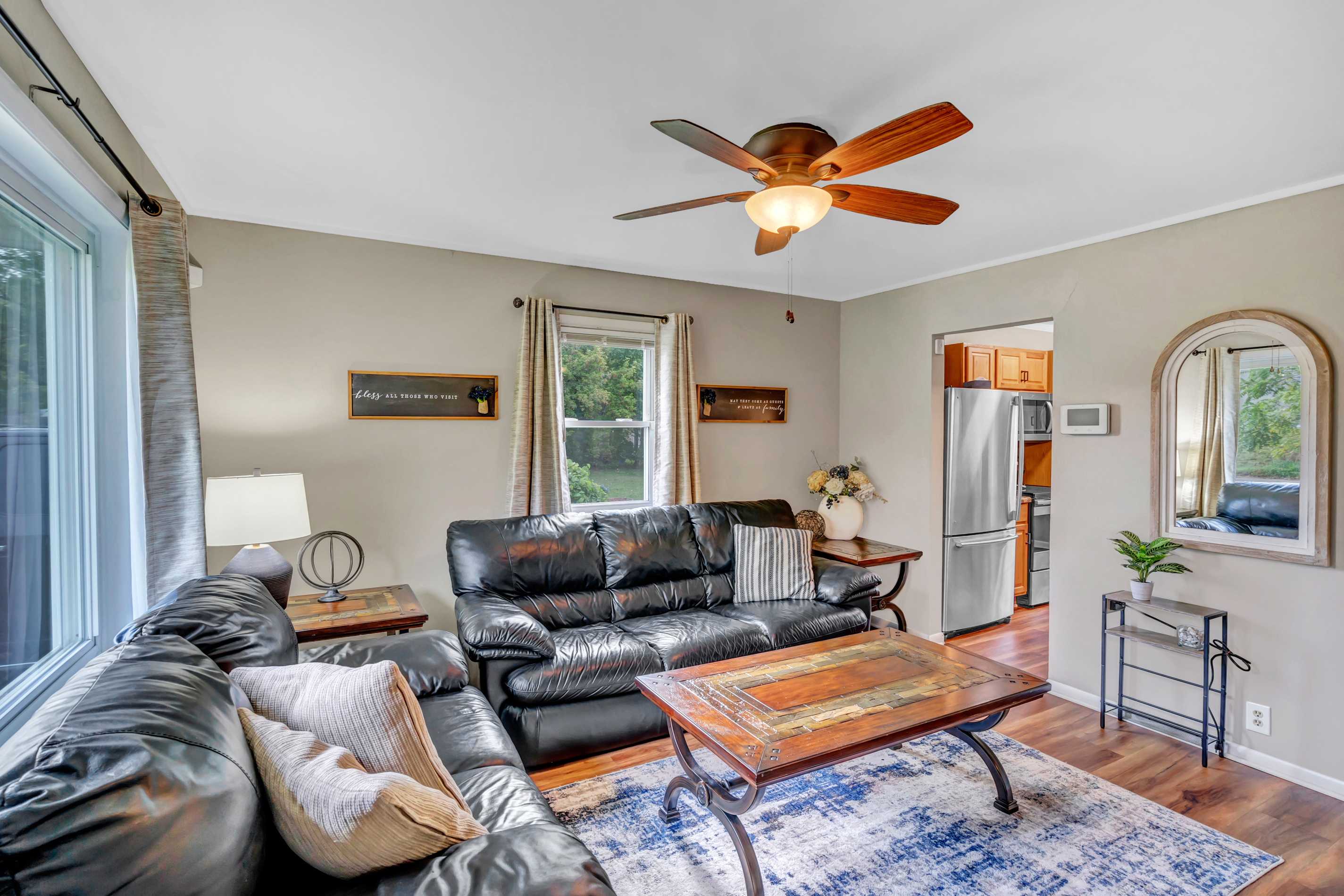 Comfort Cove, pets ok, clean, close to so much