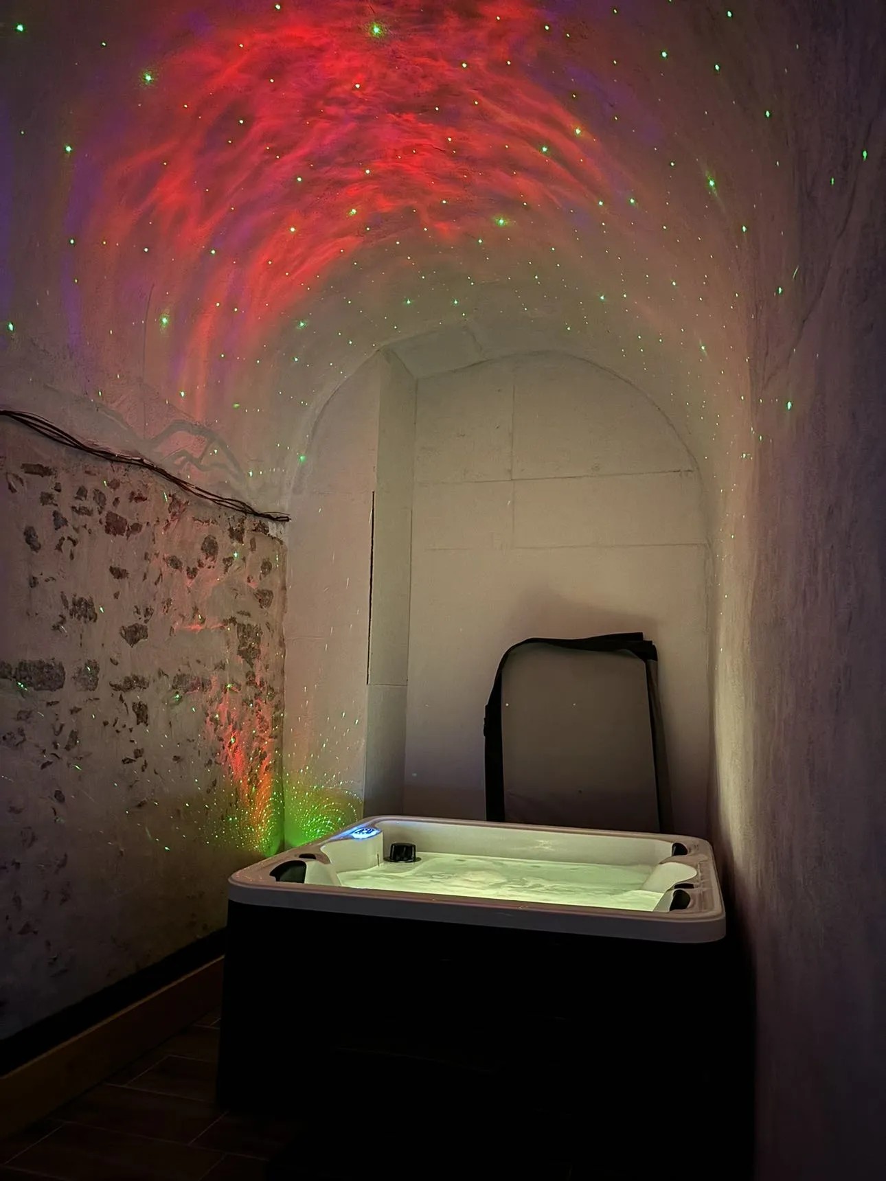 Amazonia Loft - Luxe Escape with Private Jacuzzi.
